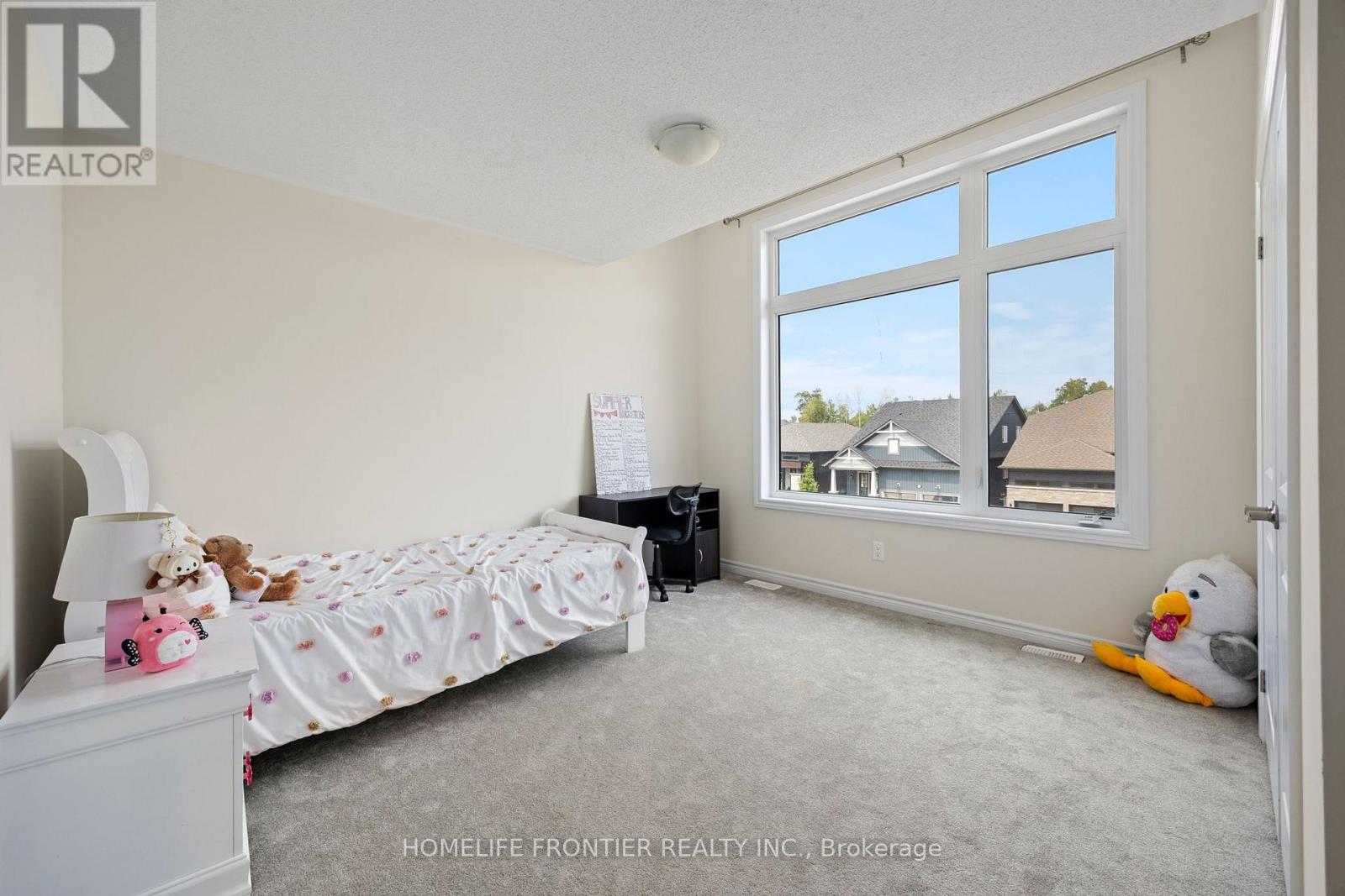 33 Simona Avenue, Wasaga Beach, Ontario  L9Z 0L5 - Photo 18 - S12370139