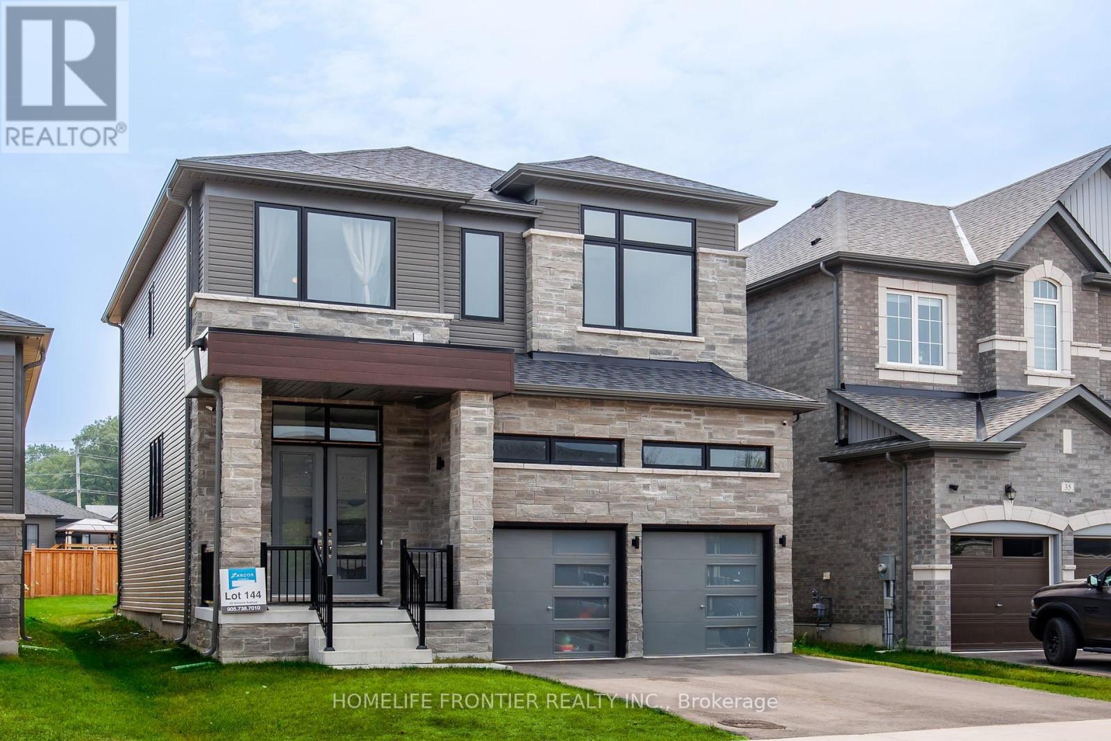 33 Simona Avenue, Wasaga Beach, Ontario  L9Z 0L5 - Photo 2 - S12370139