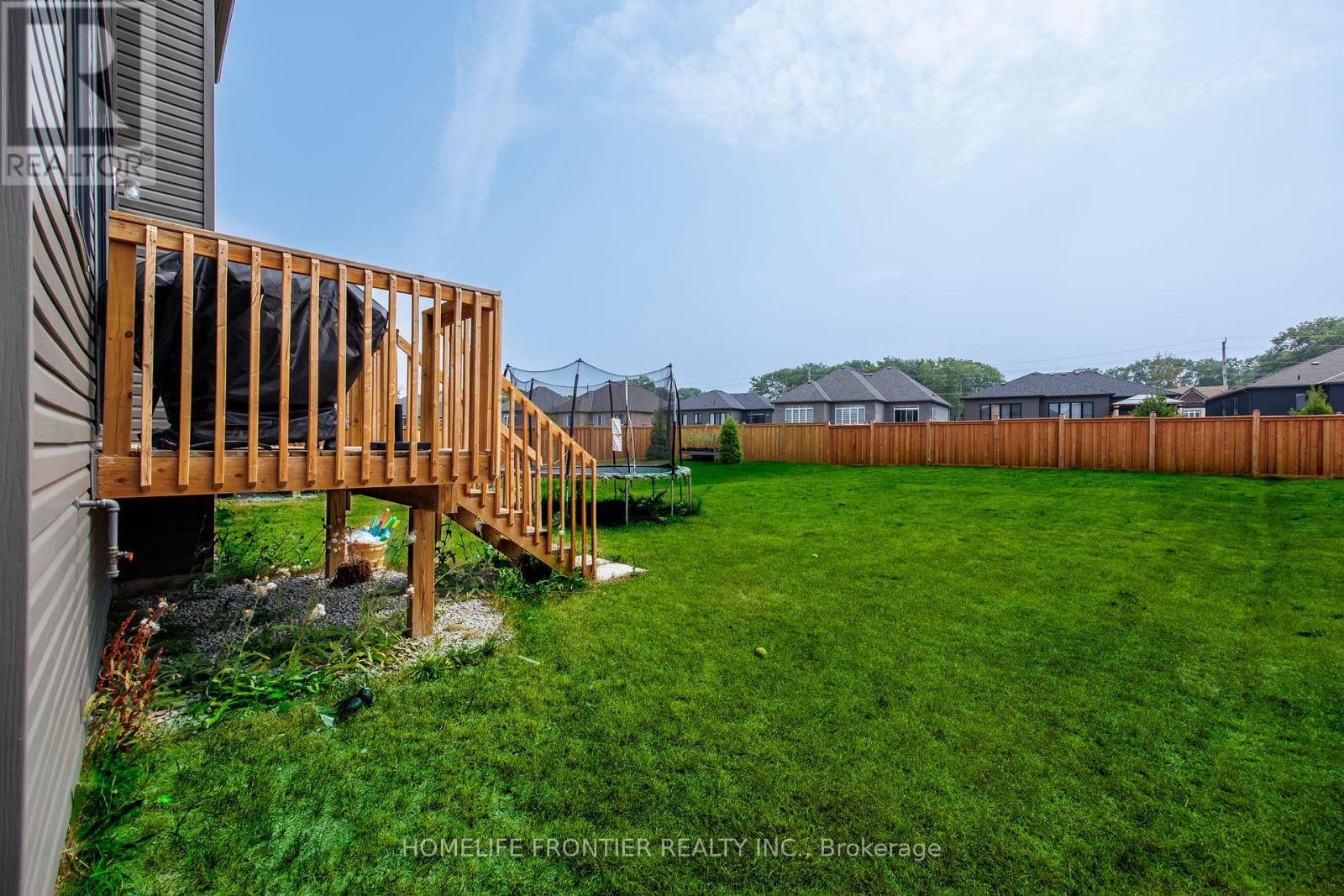 33 Simona Avenue, Wasaga Beach, Ontario  L9Z 0L5 - Photo 23 - S12370139