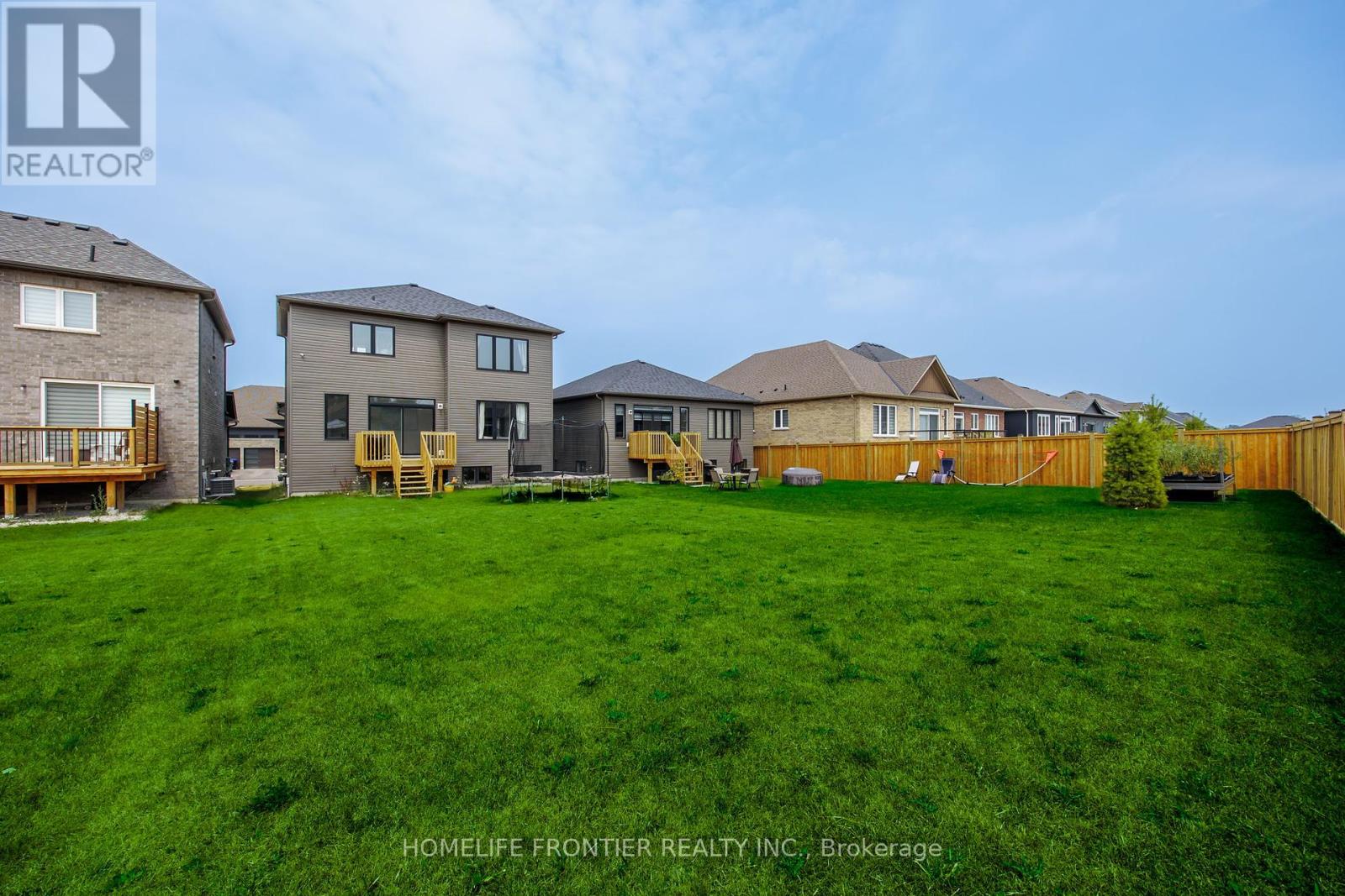 33 Simona Avenue, Wasaga Beach, Ontario  L9Z 0L5 - Photo 24 - S12370139