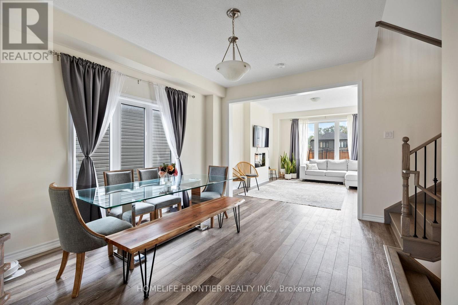 33 Simona Avenue, Wasaga Beach, Ontario  L9Z 0L5 - Photo 7 - S12370139