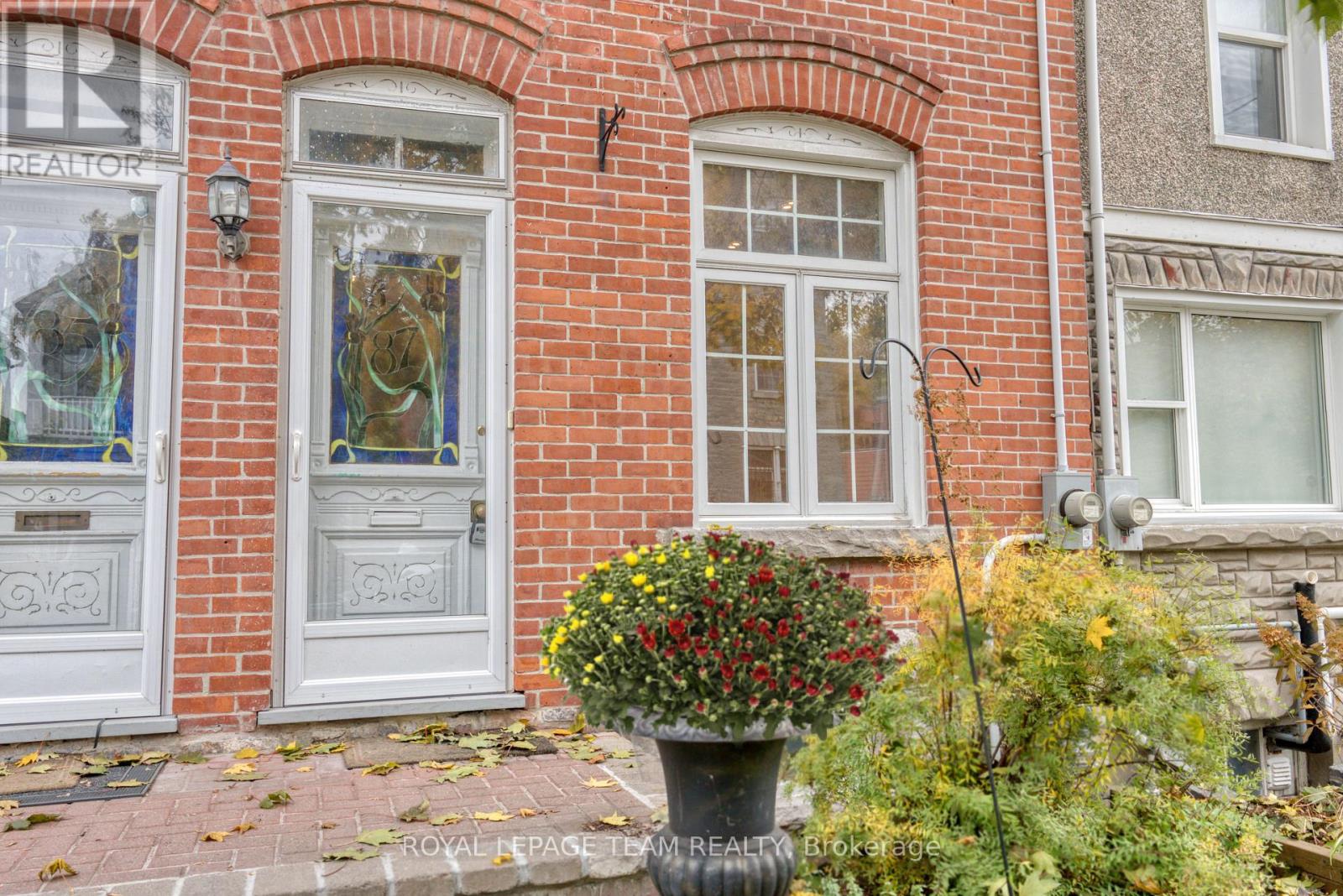 87 Guigues Avenue, Ottawa, Ontario  K1N 5H8 - Photo 2 - X12370168