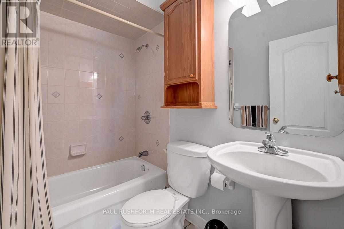 48 Greenhaven Crescent, Ottawa, Ontario  K2S 2A5 - Photo 18 - X12370199