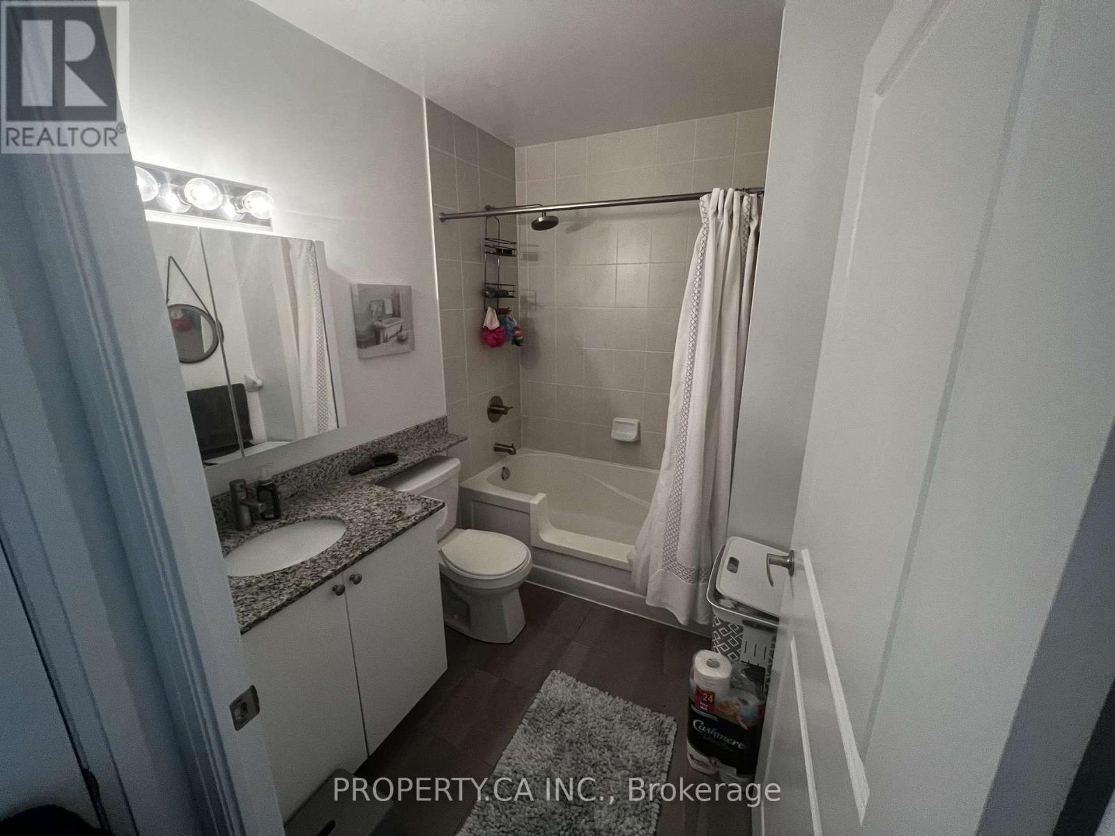 109 - 40 Via Rosedale Road, Brampton, Ontario  L6R 4A4 - Photo 7 - W12370116