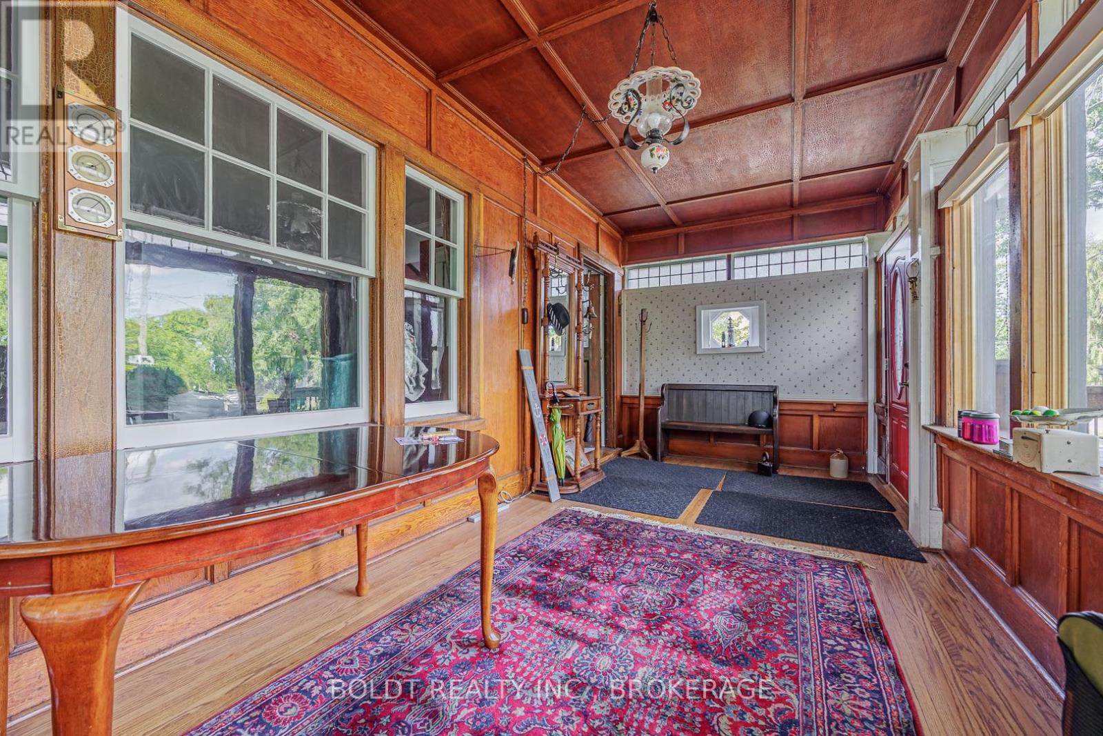 61 Welland Street S, Thorold (Thorold Downtown), Ontario  L2V 2B7 - Photo 11 - X12370169