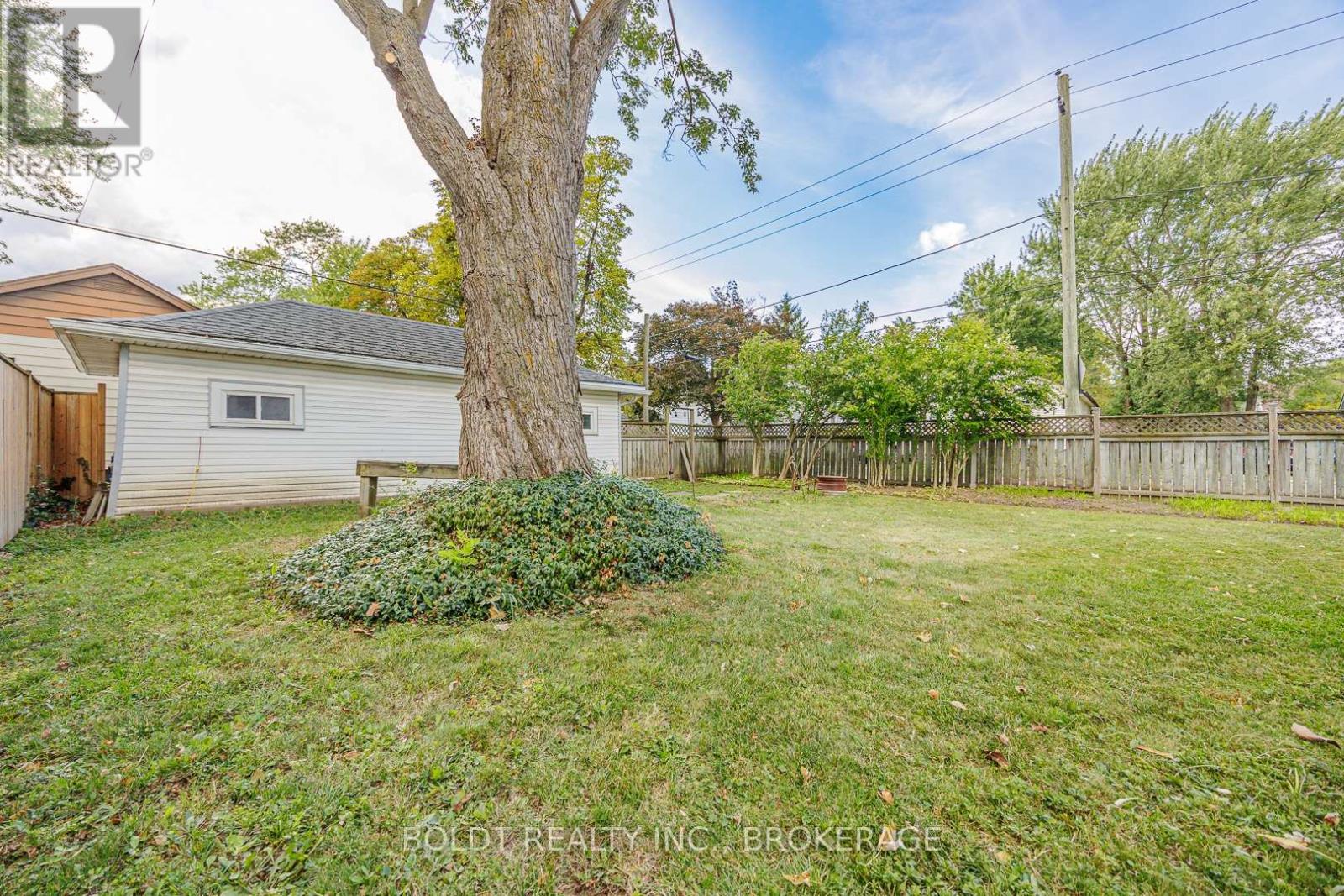 61 Welland Street S, Thorold (Thorold Downtown), Ontario  L2V 2B7 - Photo 31 - X12370169