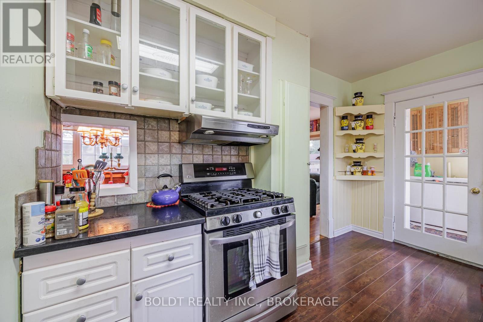 61 Welland Street S, Thorold (Thorold Downtown), Ontario  L2V 2B7 - Photo 6 - X12370169