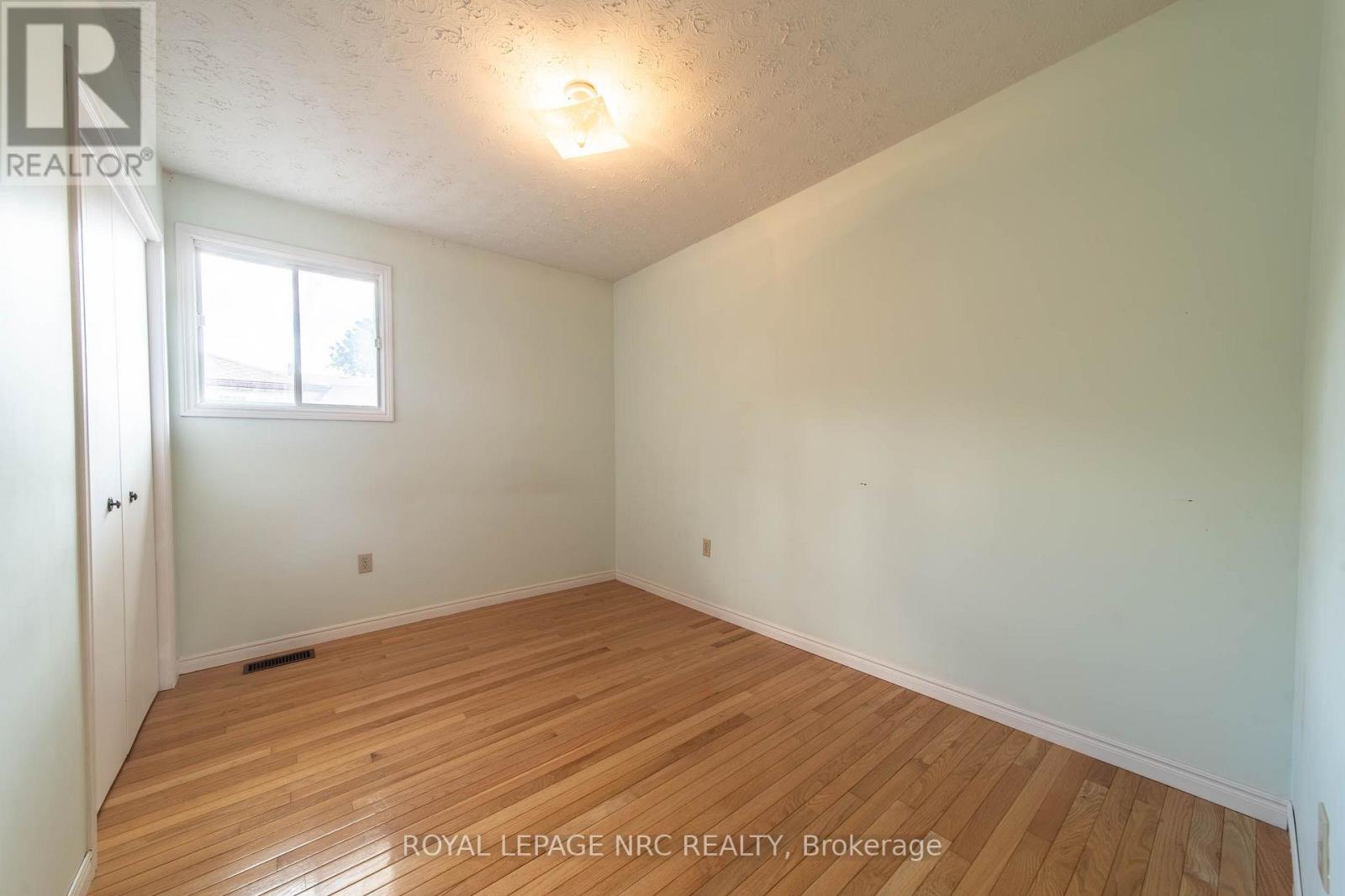 6399 Riall Street, Niagara Falls, Ontario  L2J 1Z4 - Photo 11 - X12370186