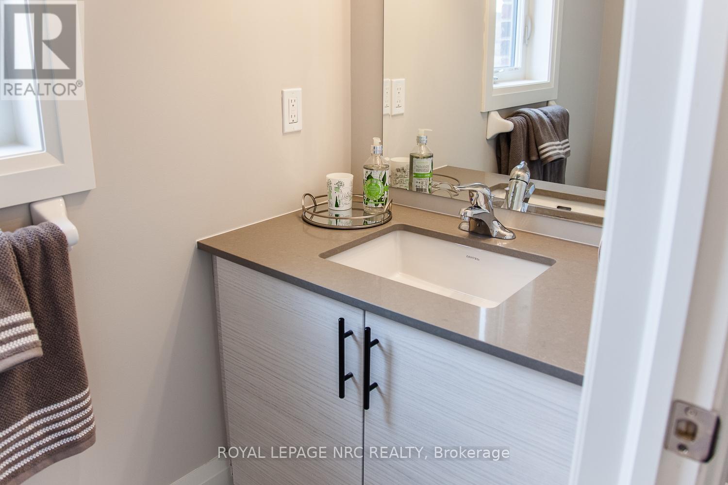 266 Palace Street, Thorold, Ontario  L2V 0N3 - Photo 16 - X12370219