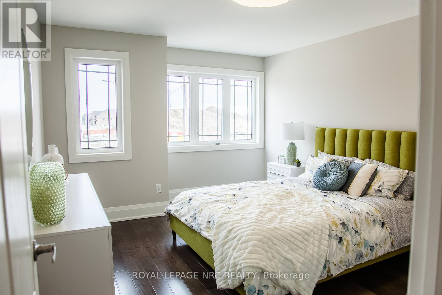 266 Palace Street, Thorold, Ontario  L2V 0N3 - Photo 24 - X12370219