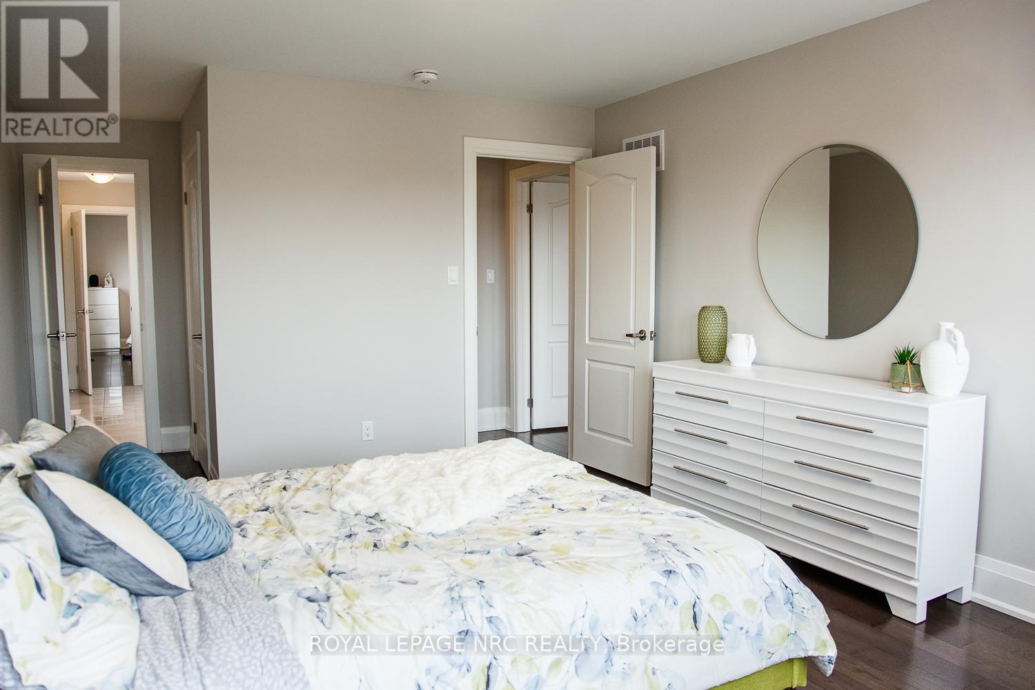 266 Palace Street, Thorold, Ontario  L2V 0N3 - Photo 25 - X12370219