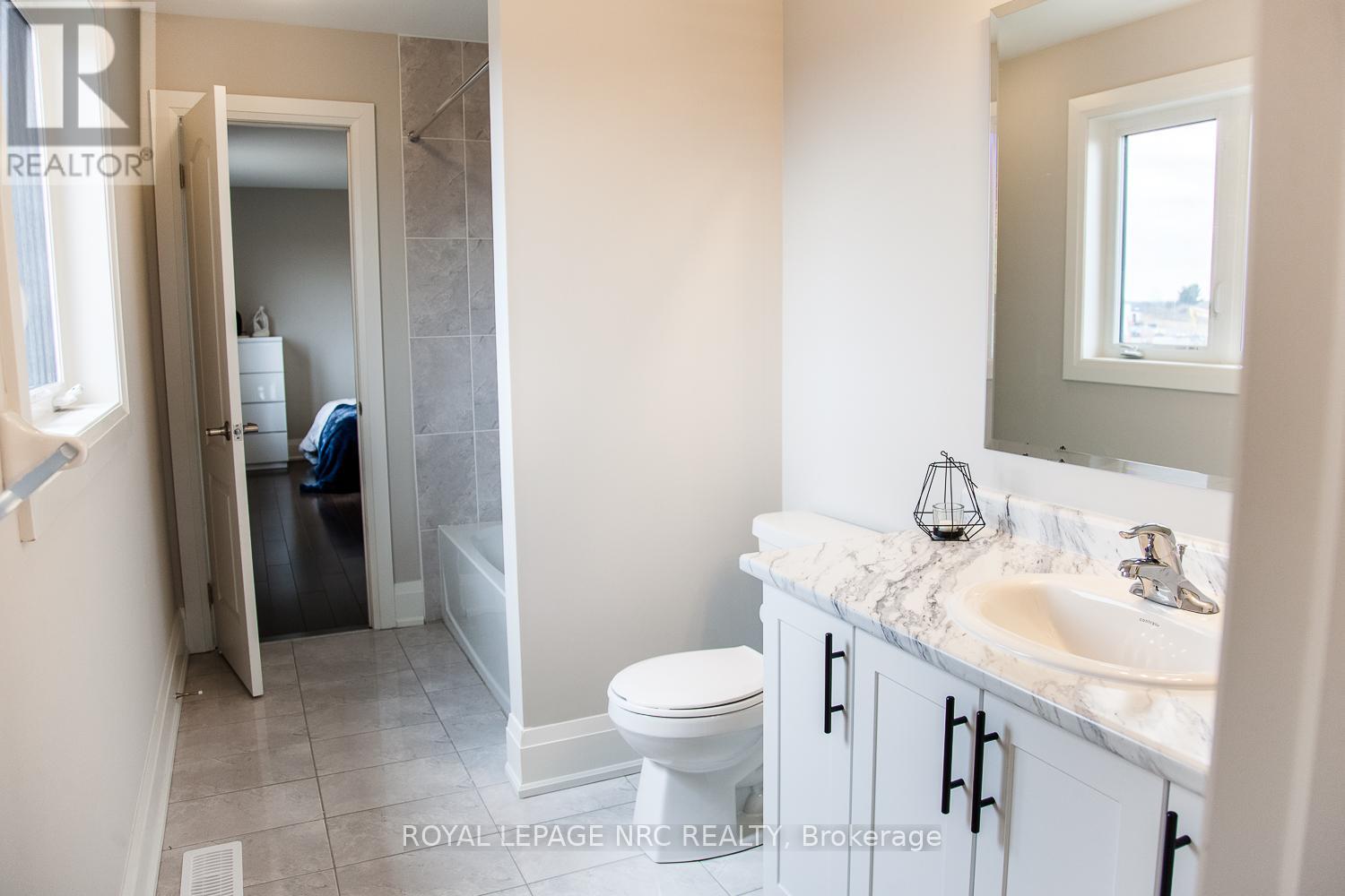 266 Palace Street, Thorold, Ontario  L2V 0N3 - Photo 26 - X12370219