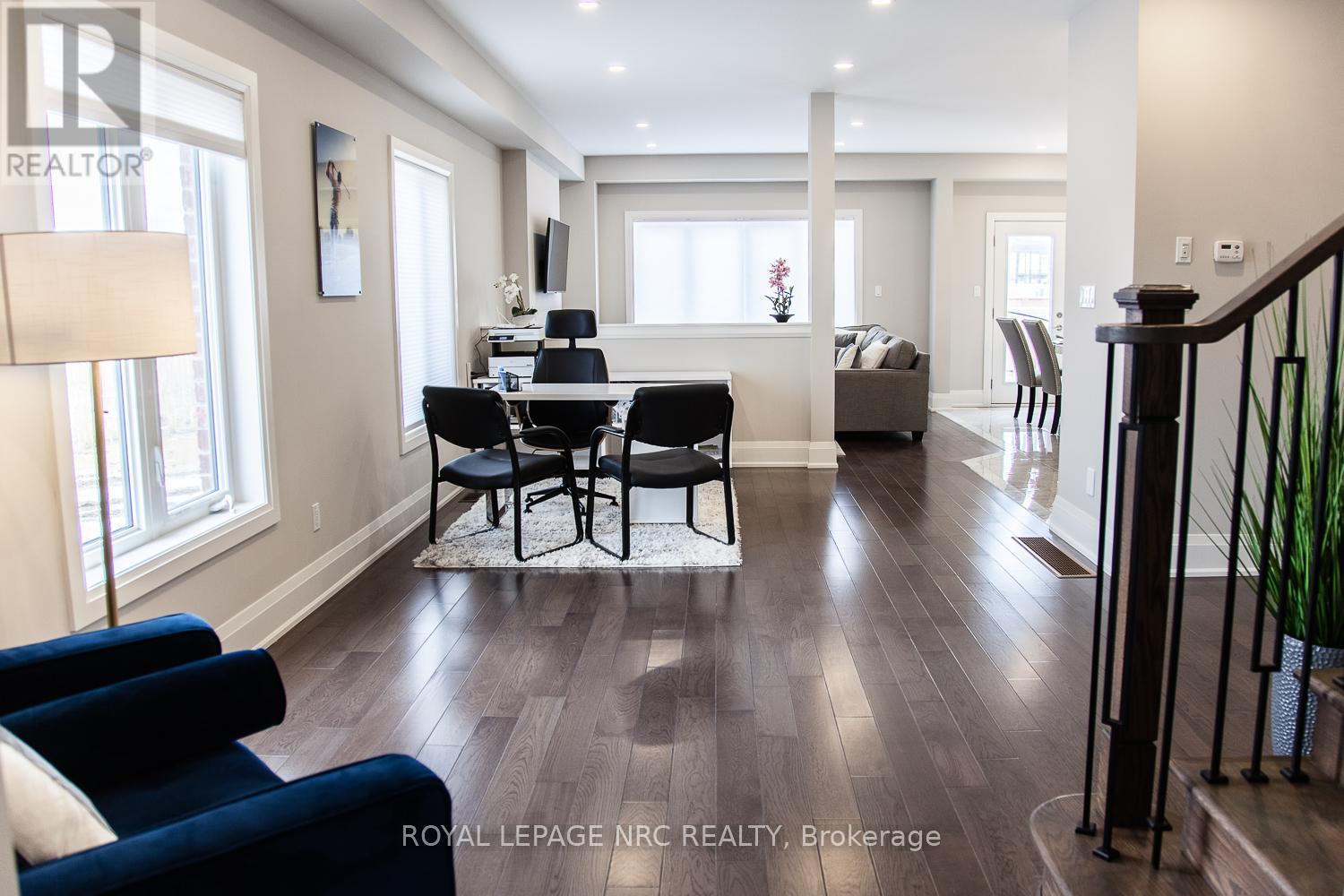 266 Palace Street, Thorold, Ontario  L2V 0N3 - Photo 4 - X12370219