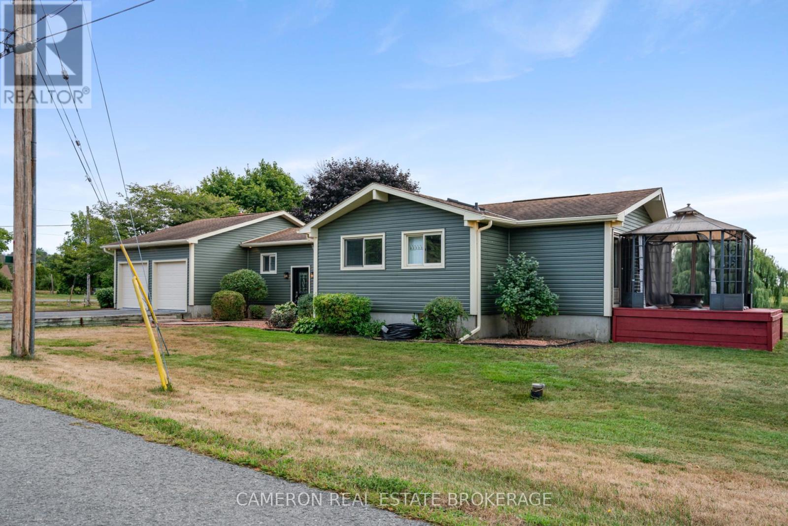 15474 Manning Road, South Stormont, Ontario  K0C 1M0 - Photo 3 - X12368966