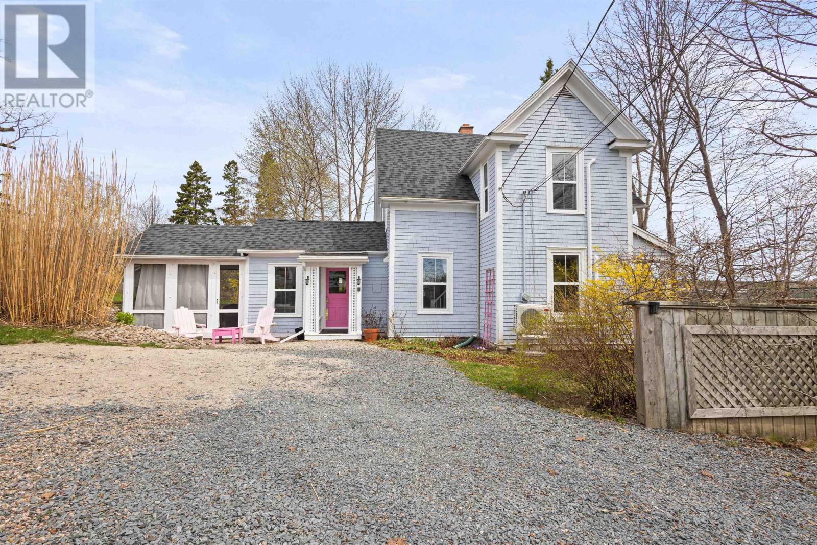 89&93 Queen Street, Chester, Nova Scotia  B0J 1J0 - Photo 2 - 202510386