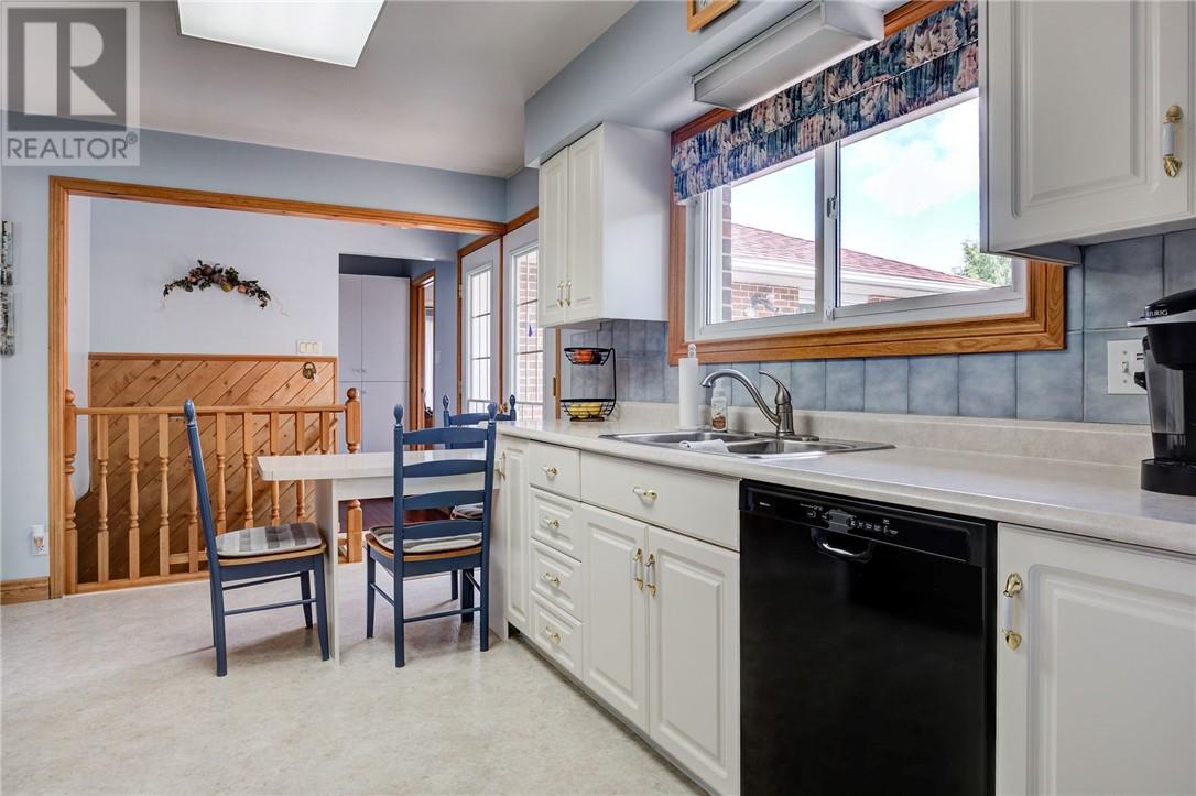 Property at 938 Lynwood image 3