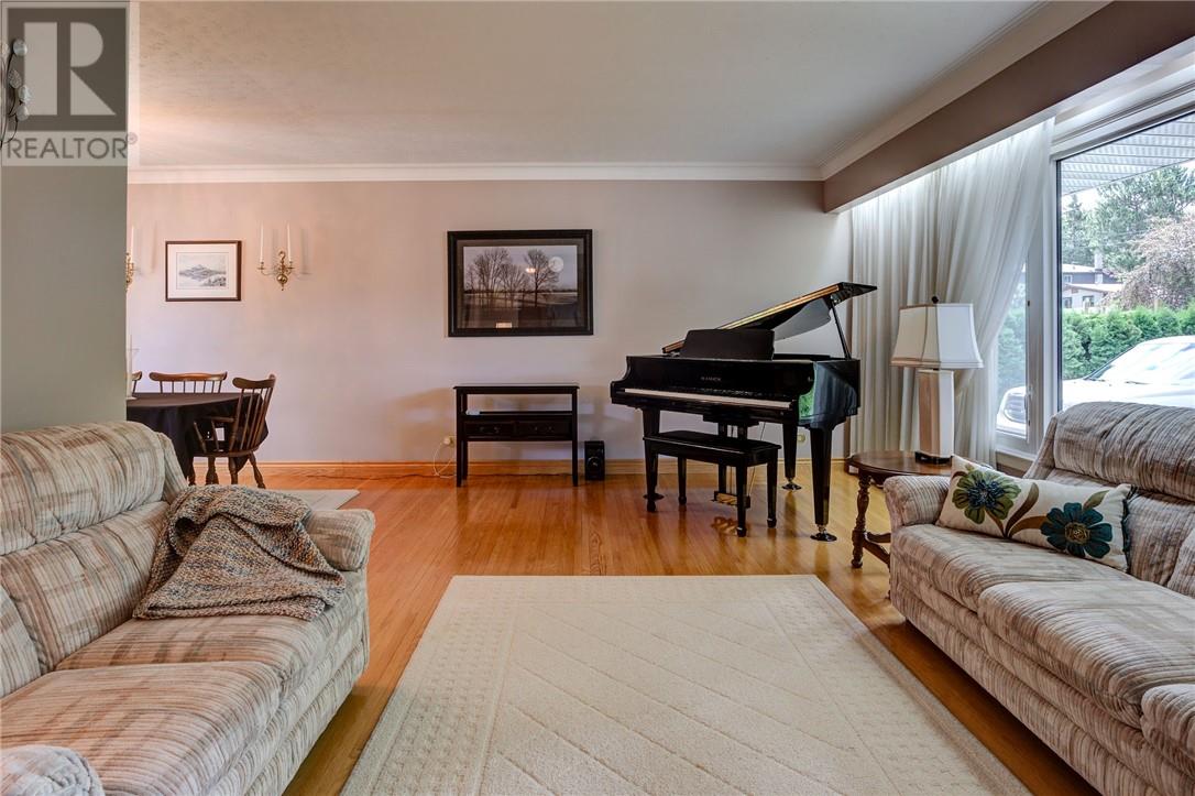 938 Lynwood, Sudbury, Ontario  P3A 3N4 - Photo 6 - 2124375