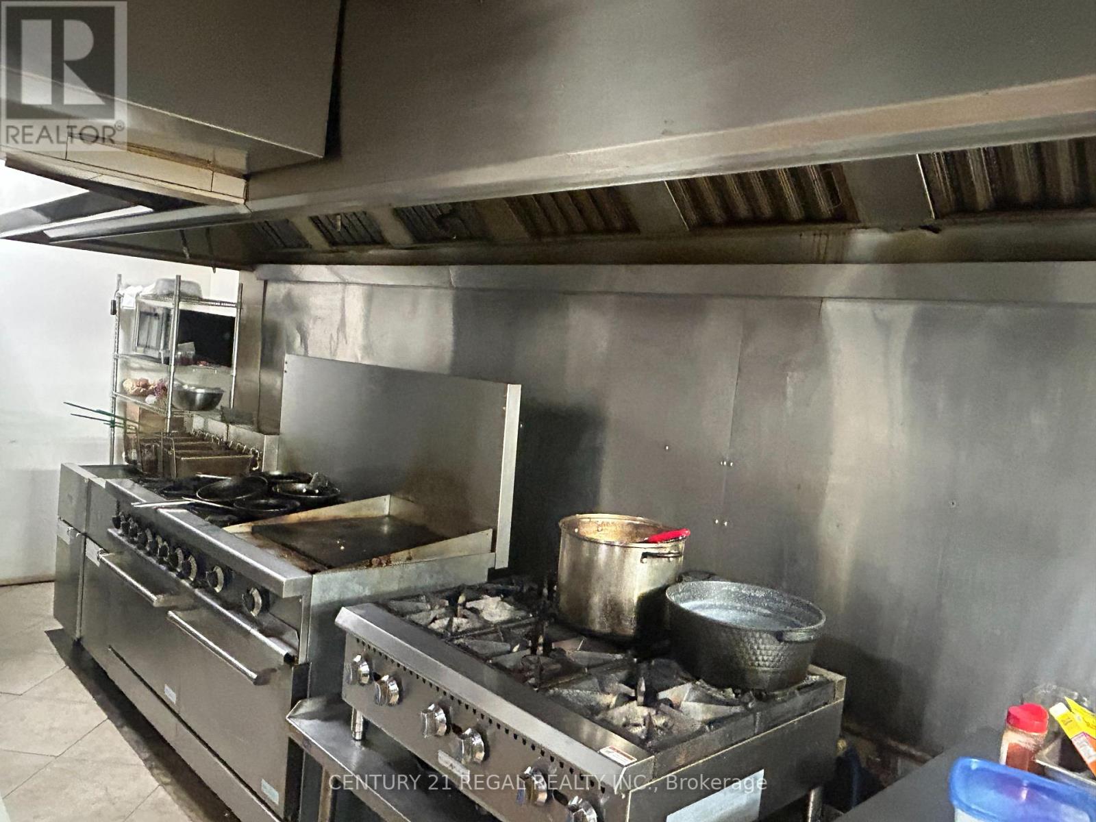 869 Dundas Street W, Toronto, Ontario  M6J 1V6 - Photo 10 - C12370249