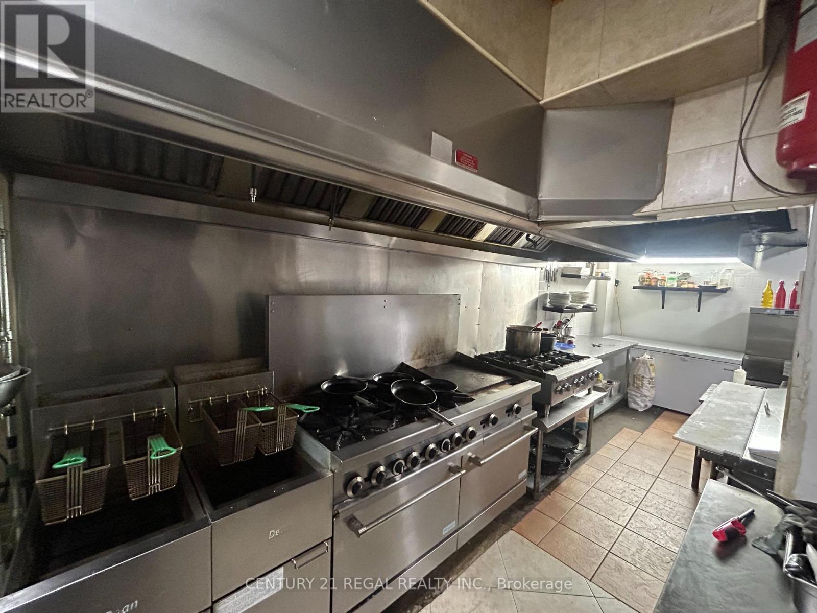 869 Dundas Street W, Toronto, Ontario  M6J 1V6 - Photo 11 - C12370249