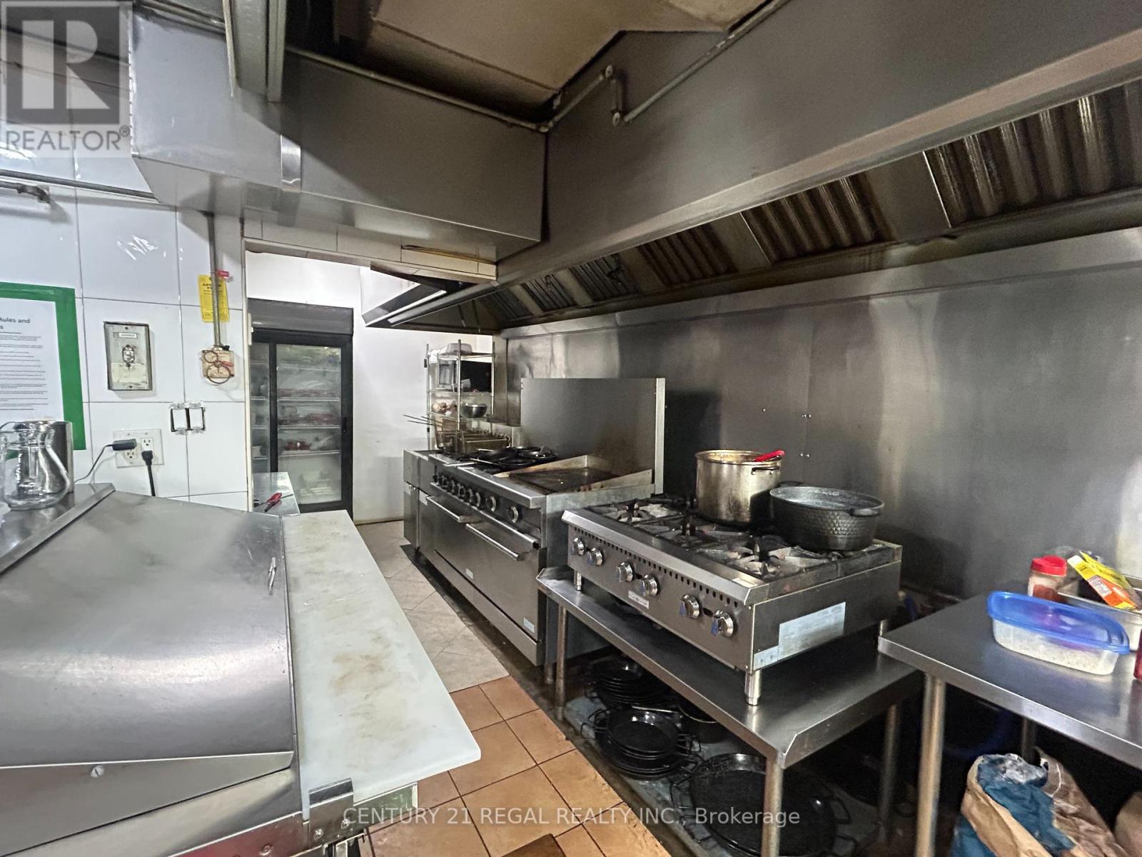 869 Dundas Street W, Toronto, Ontario  M6J 1V6 - Photo 12 - C12370249