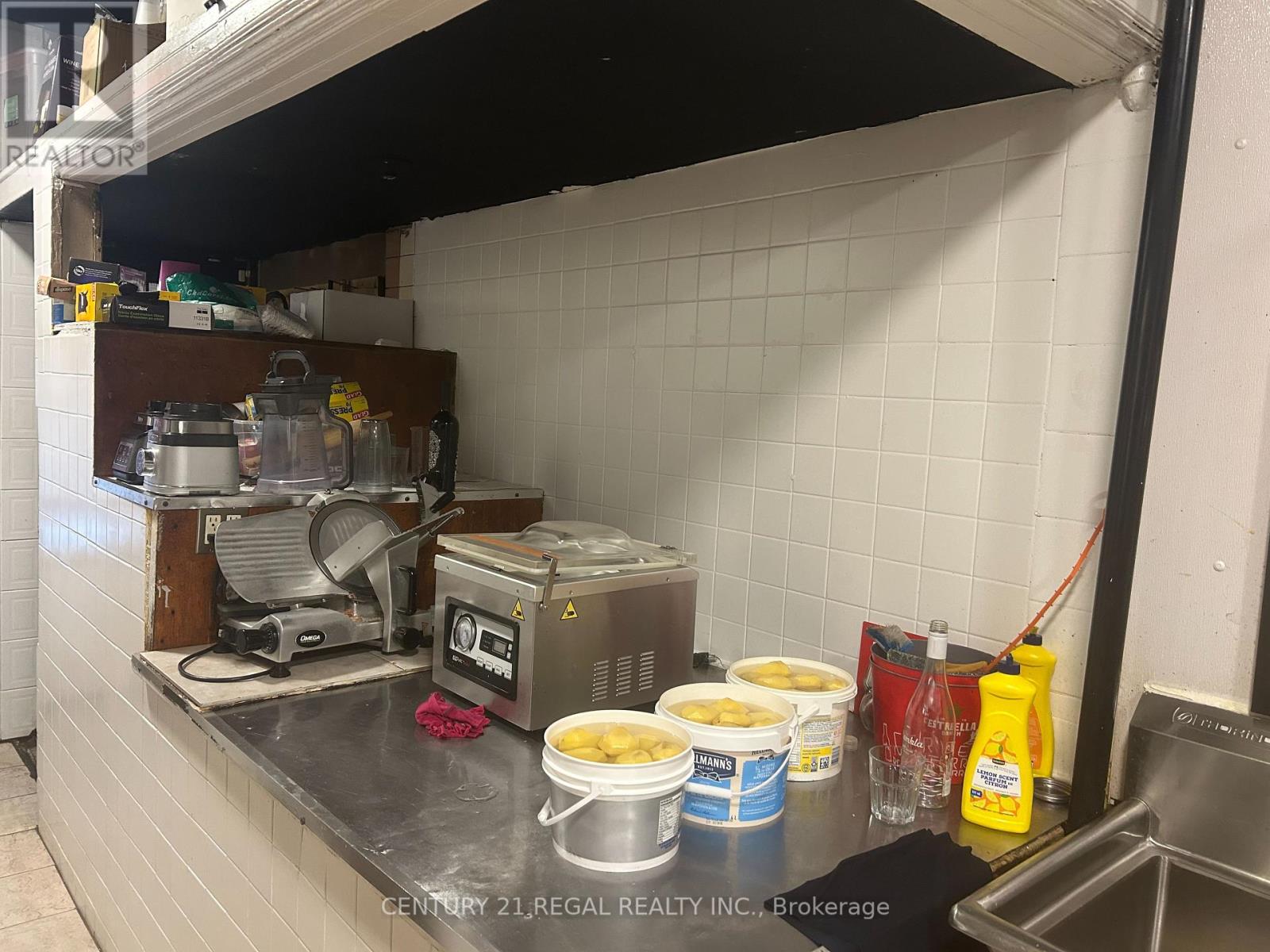 869 Dundas Street W, Toronto, Ontario  M6J 1V6 - Photo 14 - C12370249