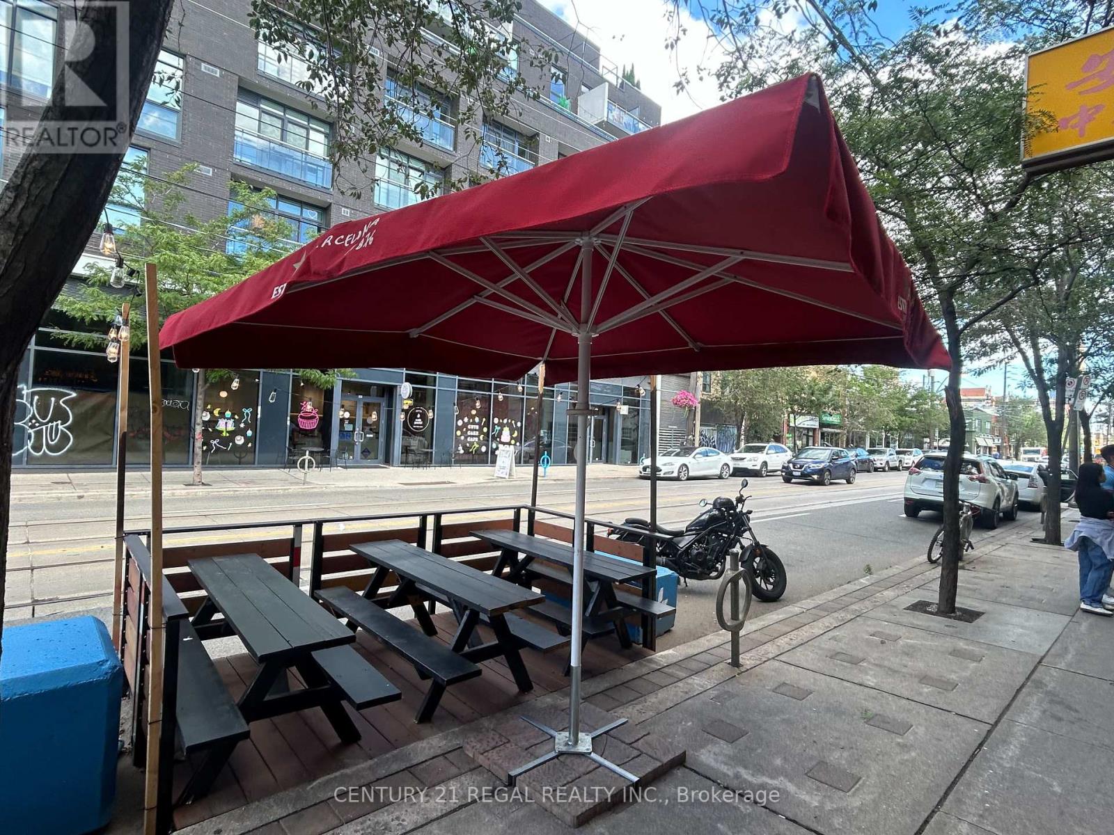 869 Dundas Street W, Toronto, Ontario  M6J 1V6 - Photo 2 - C12370249