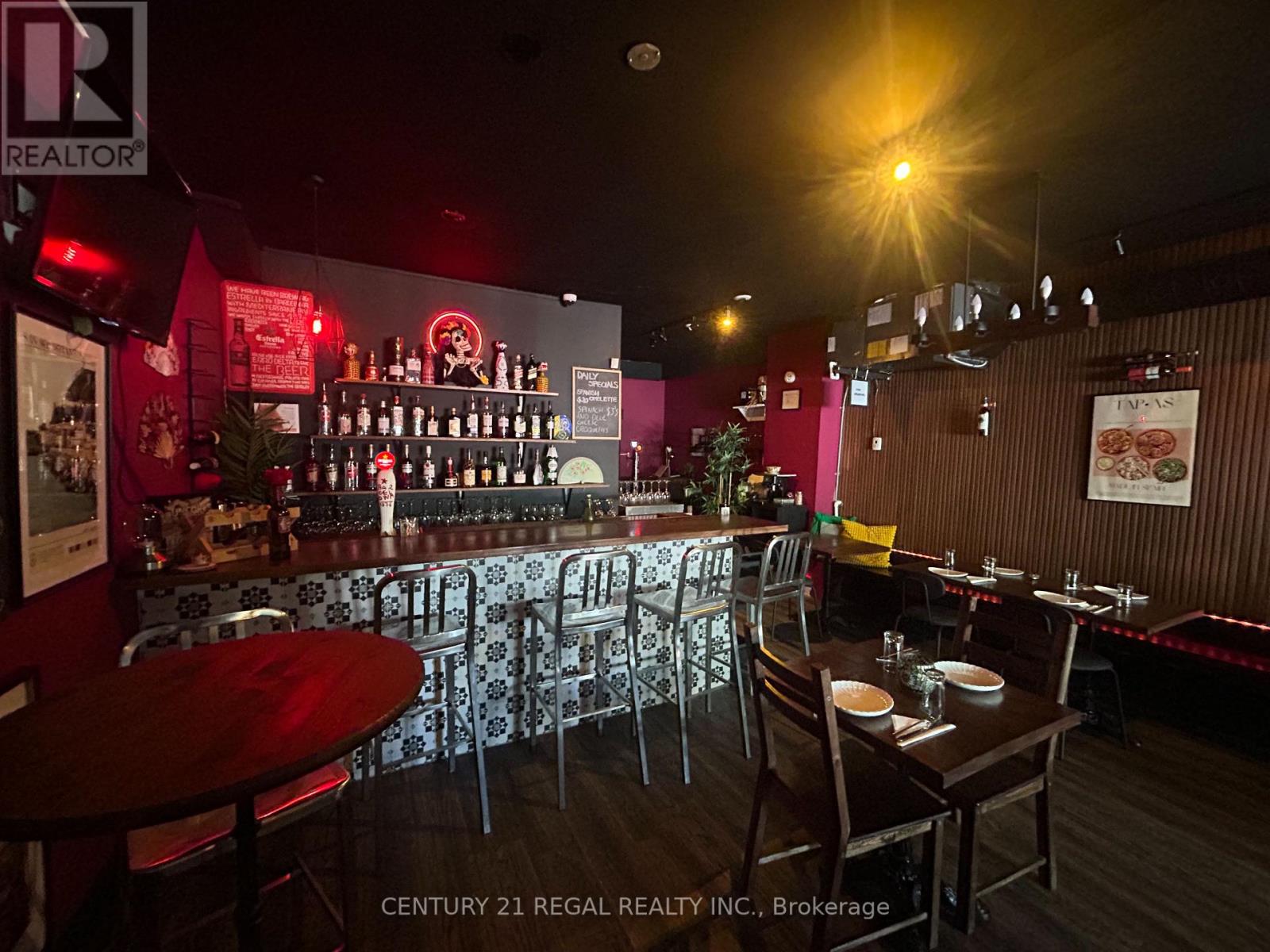 869 Dundas Street W, Toronto, Ontario  M6J 1V6 - Photo 5 - C12370249