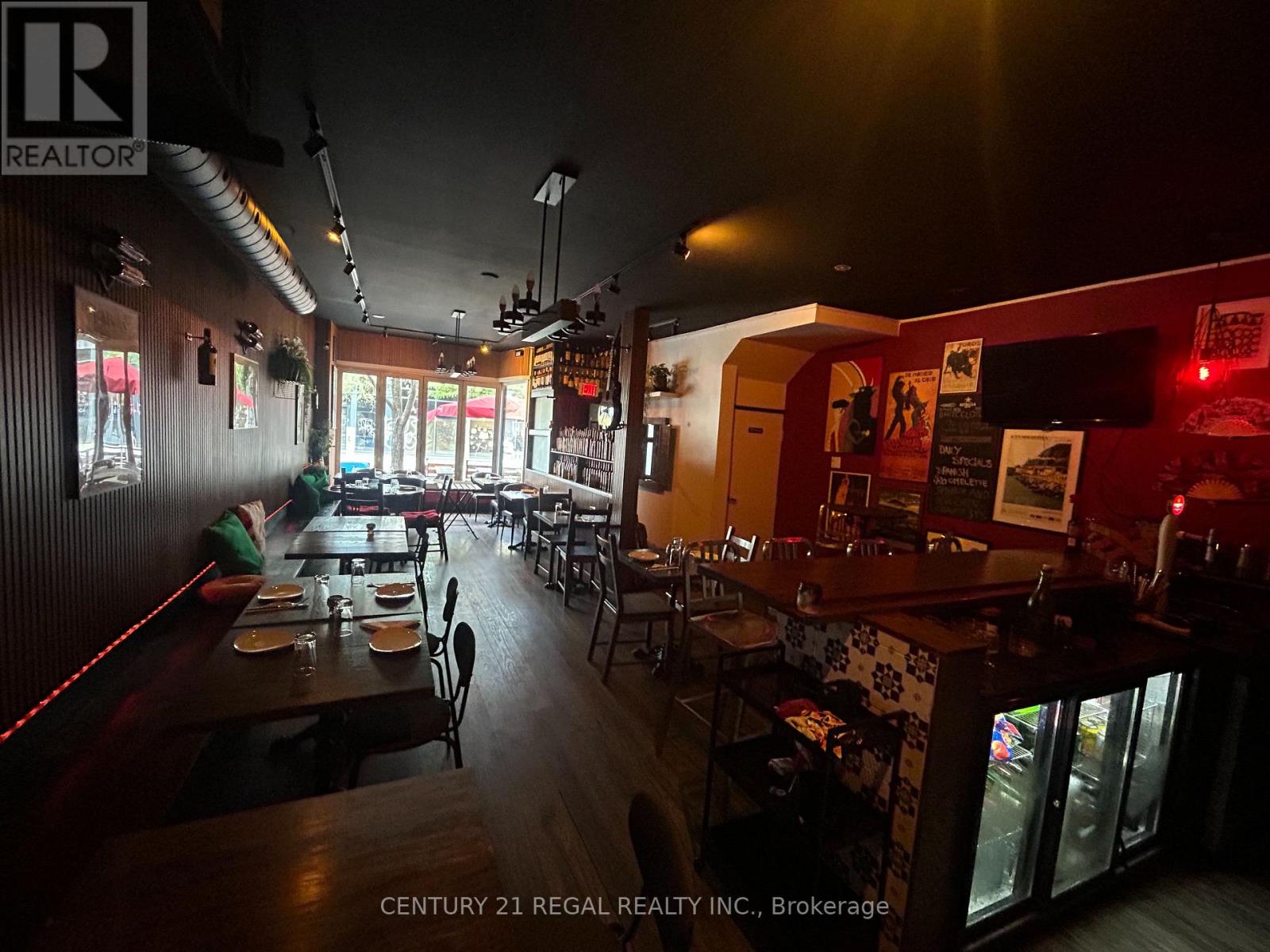 869 Dundas Street W, Toronto, Ontario  M6J 1V6 - Photo 6 - C12370249