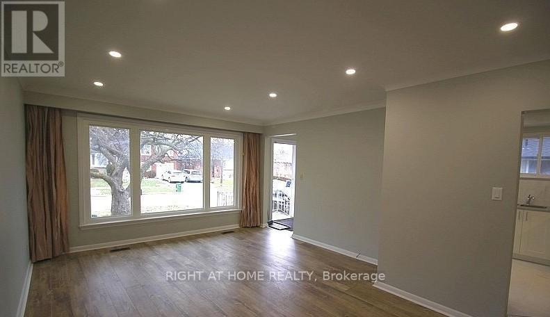 Main - 28 Reno Drive, Toronto, Ontario  M3B 0A7 - Photo 2 - E12370245
