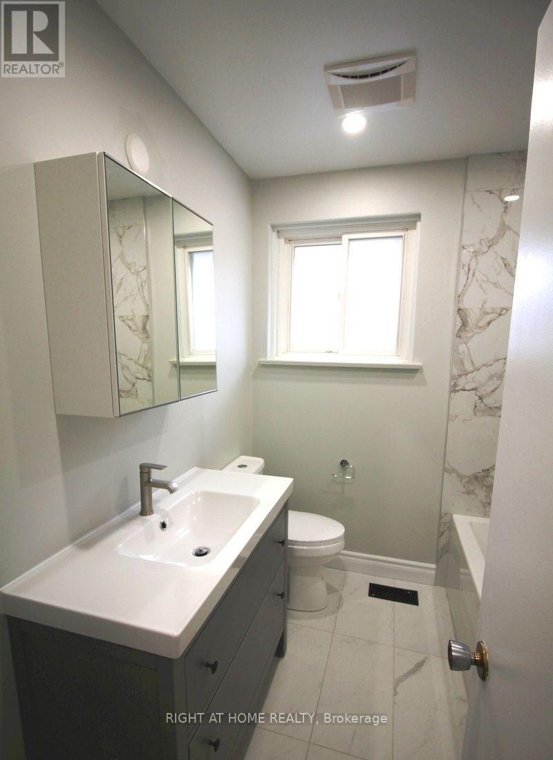 Main - 28 Reno Drive, Toronto, Ontario  M3B 0A7 - Photo 8 - E12370245