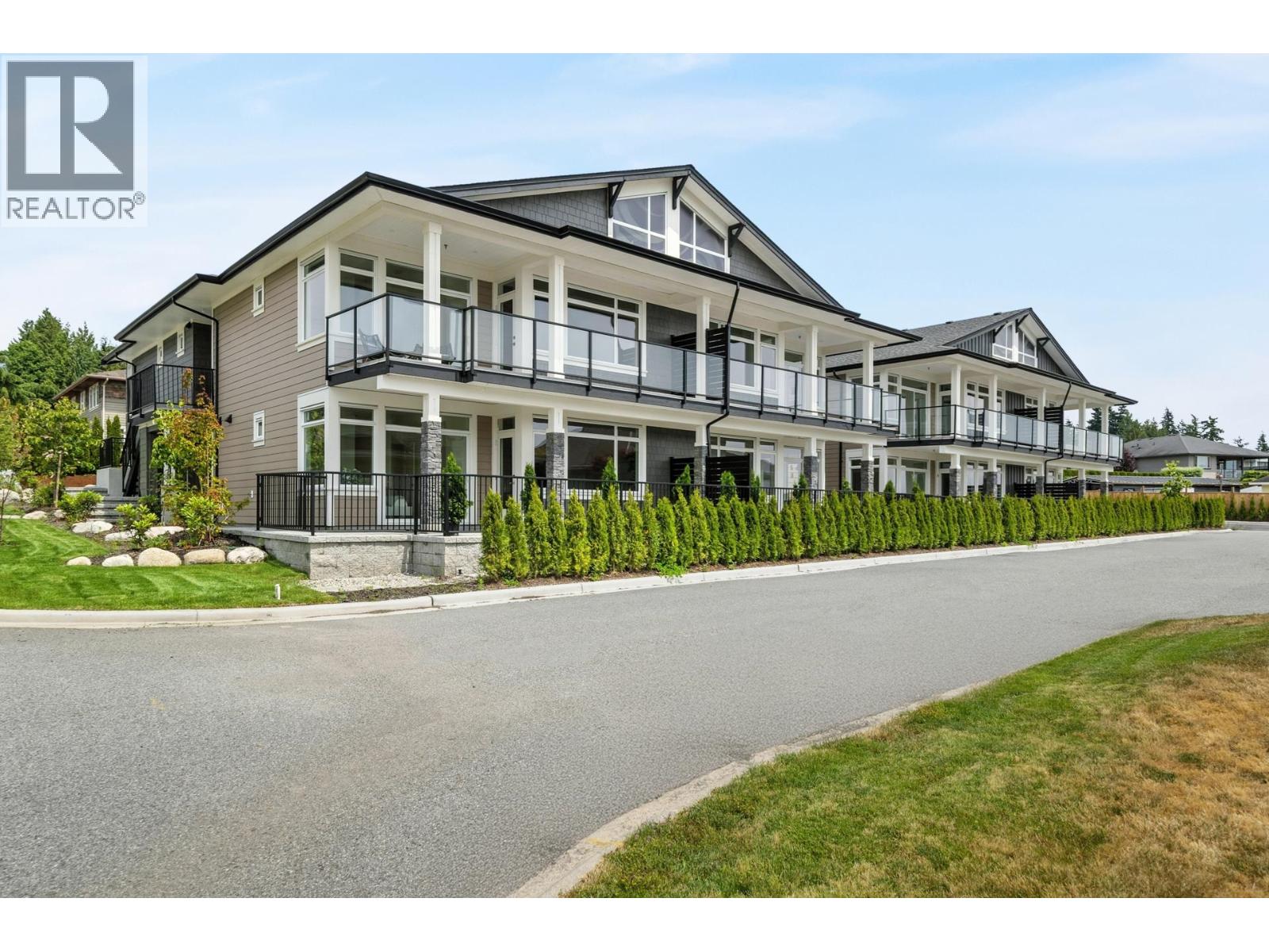 5 5522 MCCOURT ROAD, Sechelt, British Columbia