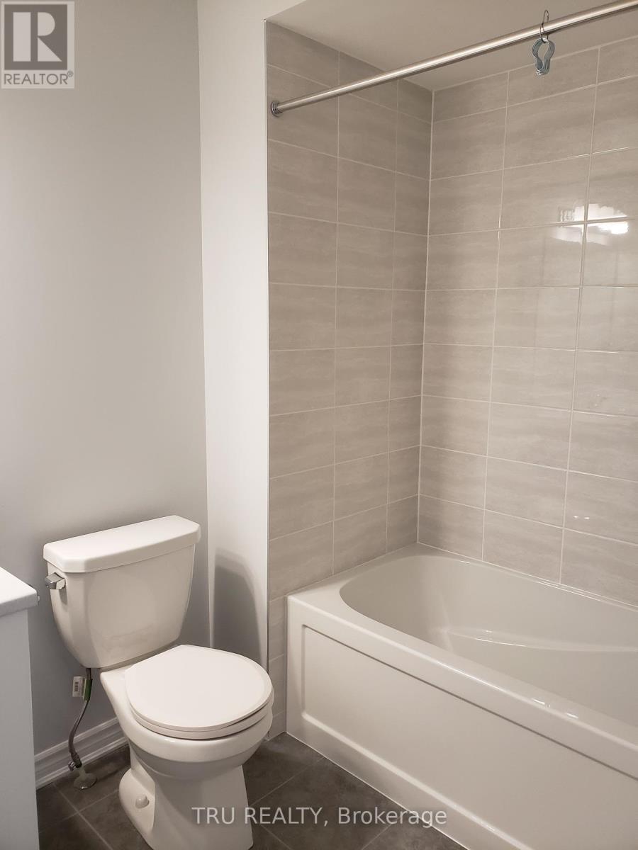 151 Pictou Crescent, Ottawa, Ontario  K2V 0R7 - Photo 10 - X12370284