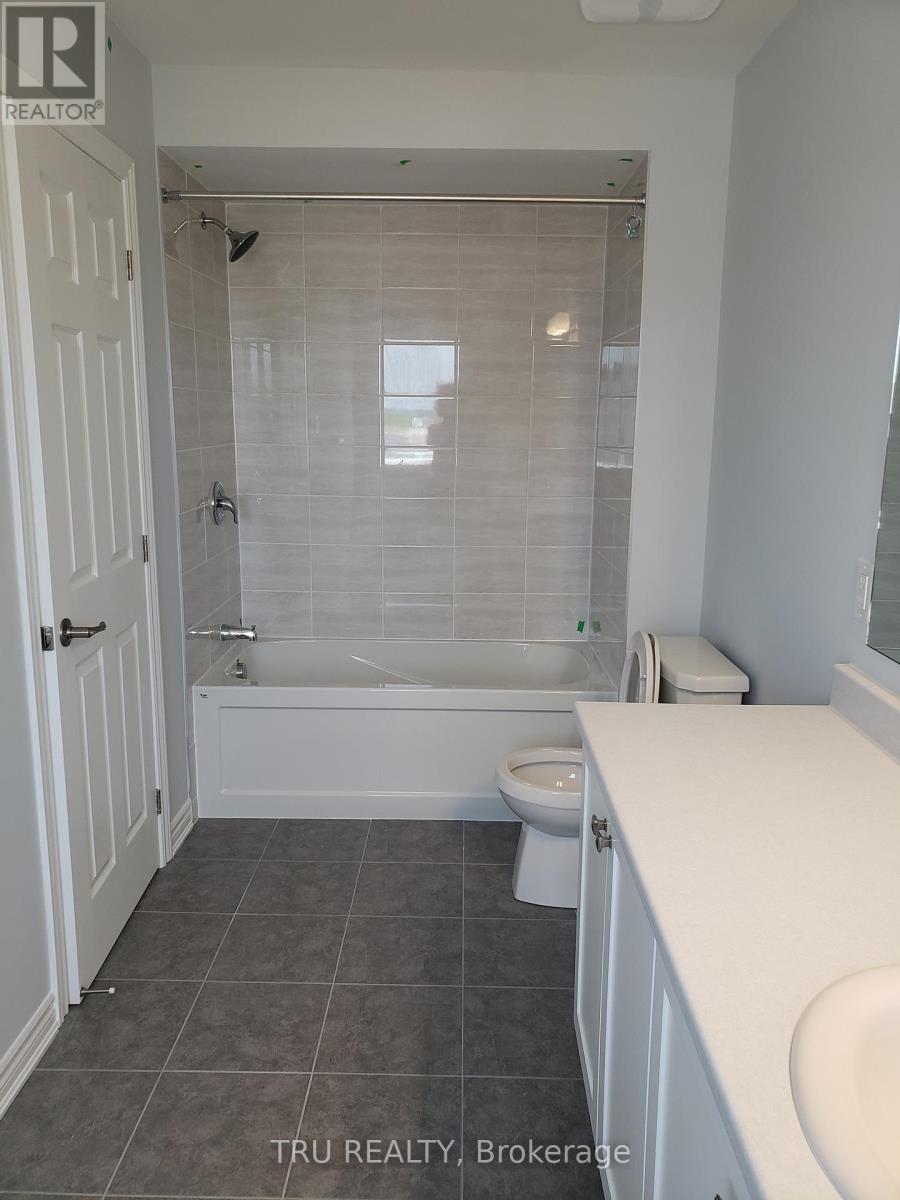 151 Pictou Crescent, Ottawa, Ontario  K2V 0R7 - Photo 12 - X12370284