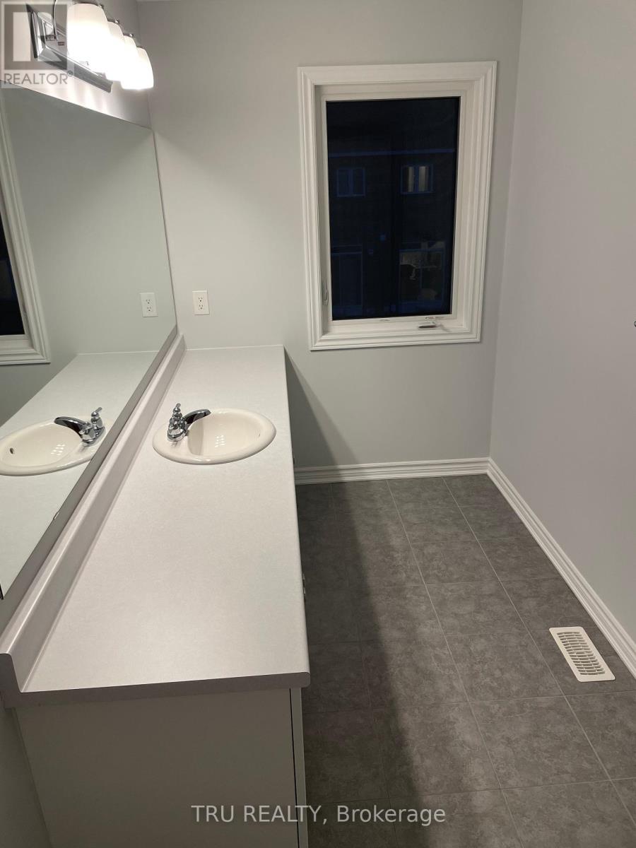 151 Pictou Crescent, Ottawa, Ontario  K2V 0R7 - Photo 17 - X12370284