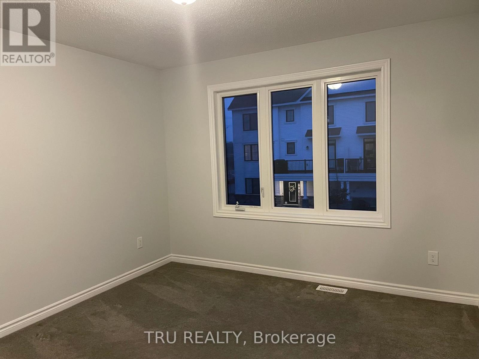 151 Pictou Crescent, Ottawa, Ontario  K2V 0R7 - Photo 20 - X12370284
