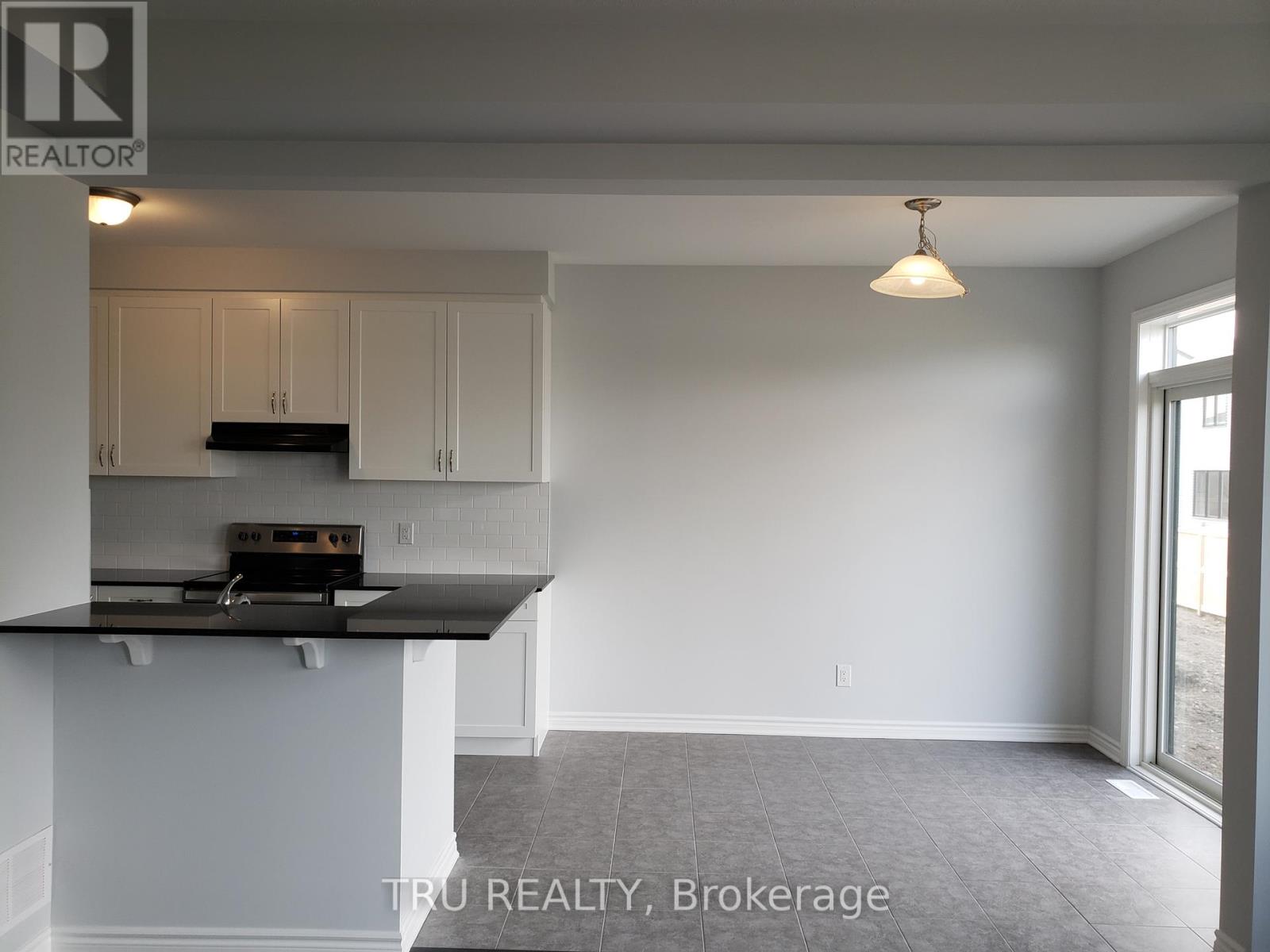 151 Pictou Crescent, Ottawa, Ontario  K2V 0R7 - Photo 3 - X12370284