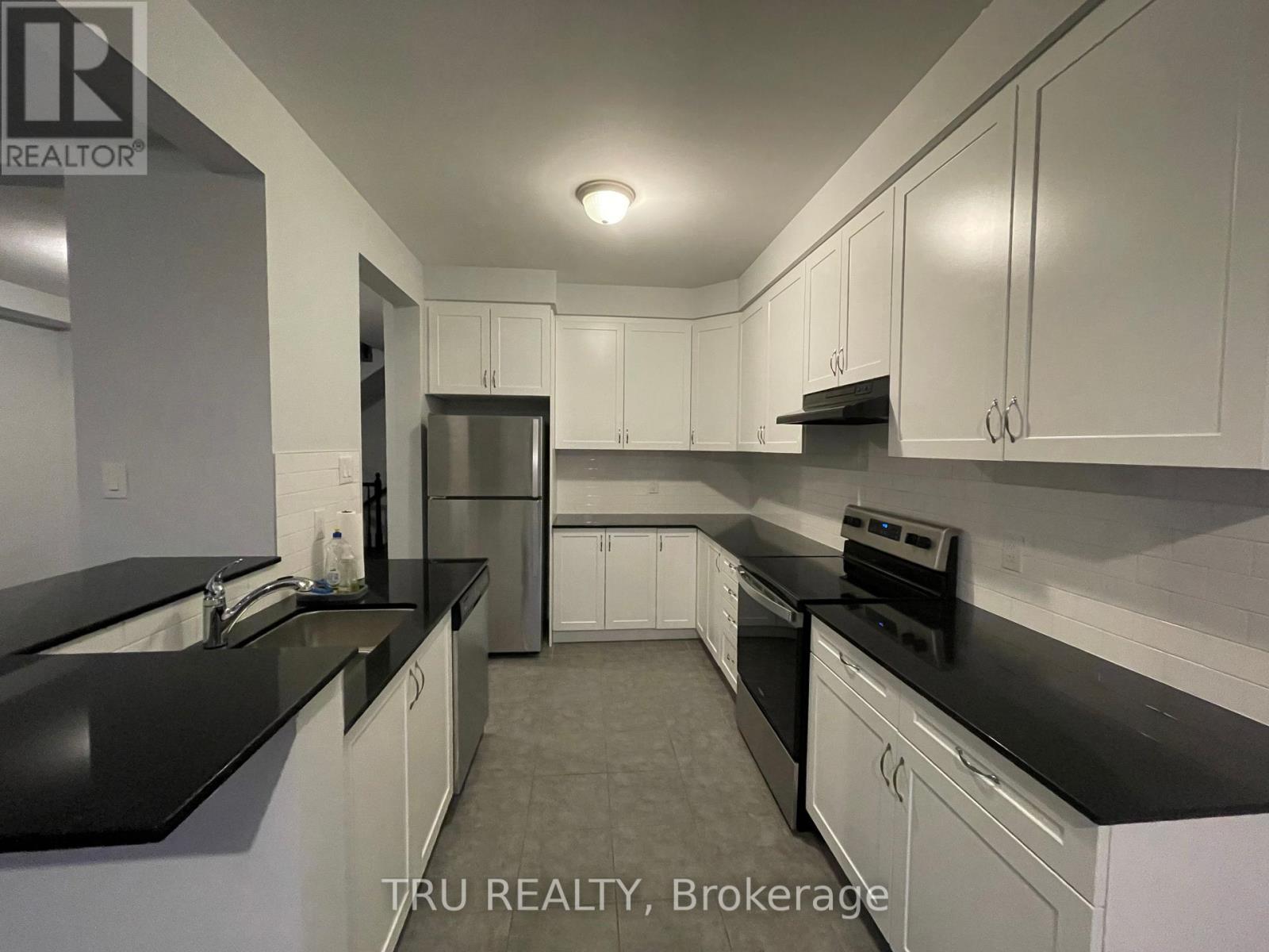 151 Pictou Crescent, Ottawa, Ontario  K2V 0R7 - Photo 5 - X12370284