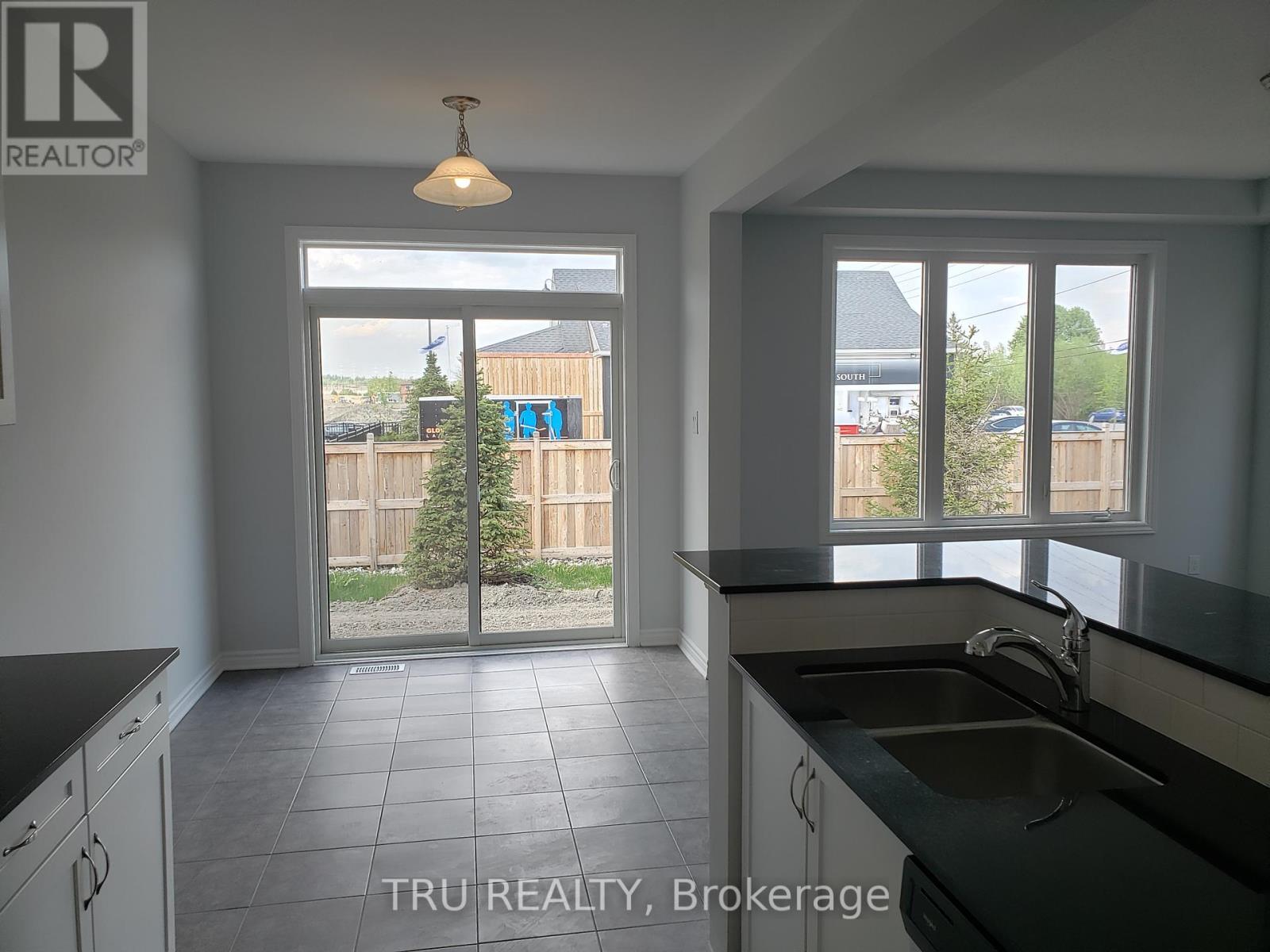 151 Pictou Crescent, Ottawa, Ontario  K2V 0R7 - Photo 6 - X12370284