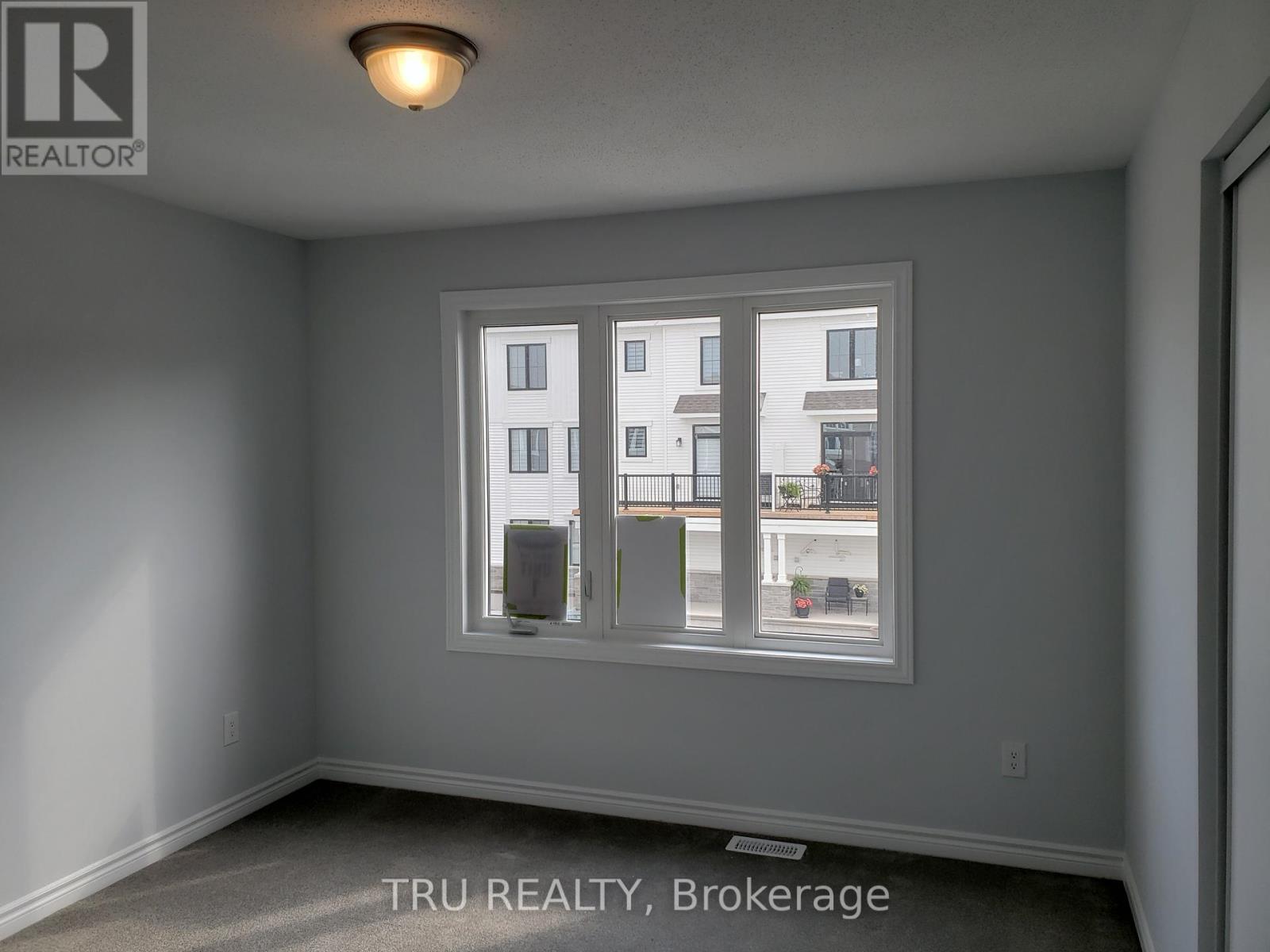 151 Pictou Crescent, Ottawa, Ontario  K2V 0R7 - Photo 9 - X12370284