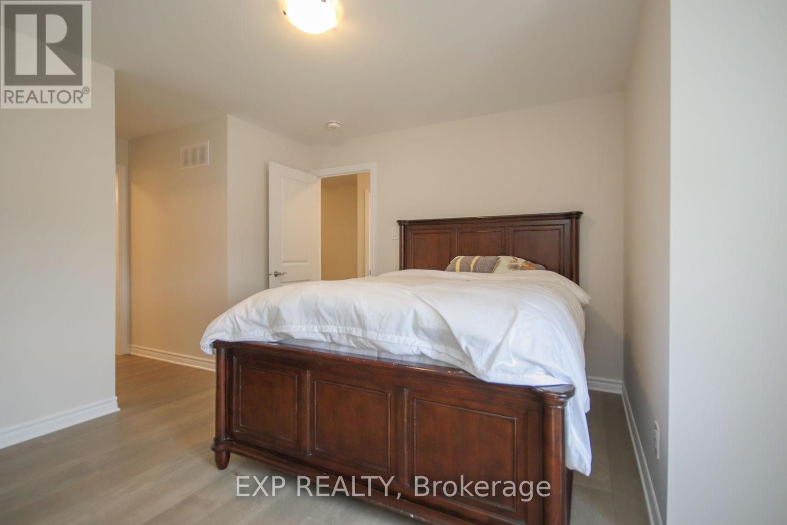 4559 Kelly Farm Drive, Ottawa, Ontario  K1X 0E7 - Photo 12 - X12370295