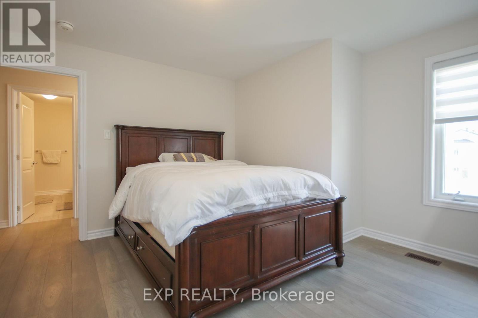 4559 Kelly Farm Drive, Ottawa, Ontario  K1X 0E7 - Photo 13 - X12370295