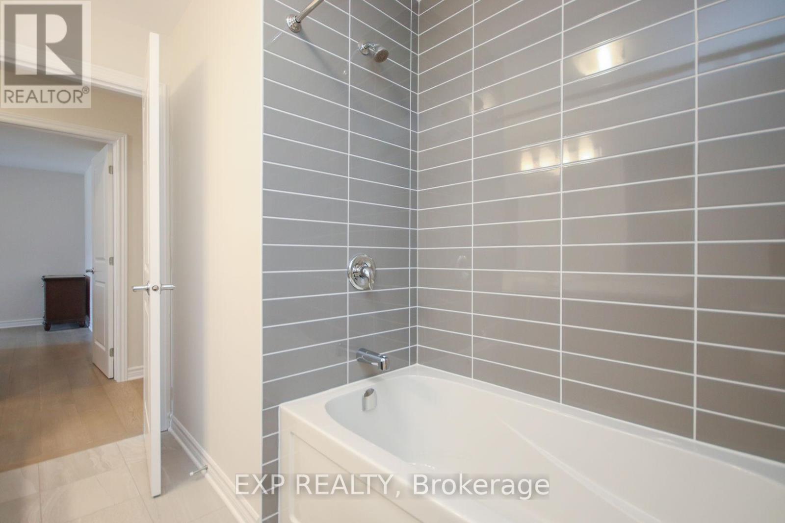 4559 Kelly Farm Drive, Ottawa, Ontario  K1X 0E7 - Photo 15 - X12370295