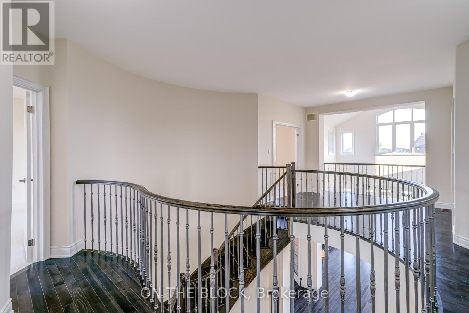 24 Whitewood Drive, Whitchurch-Stouffville, Ontario  L4A 1R9 - Photo 39 - N12363393