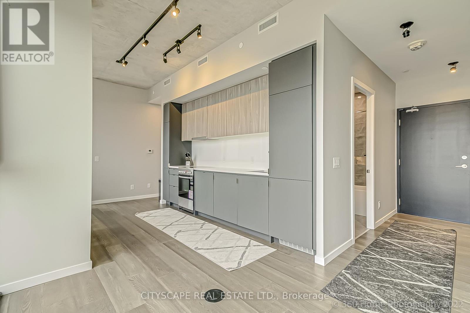 Ph 810 - 7 Smith Crescent, Toronto, Ontario  M8Z 1N5 - Photo 14 - W12369816