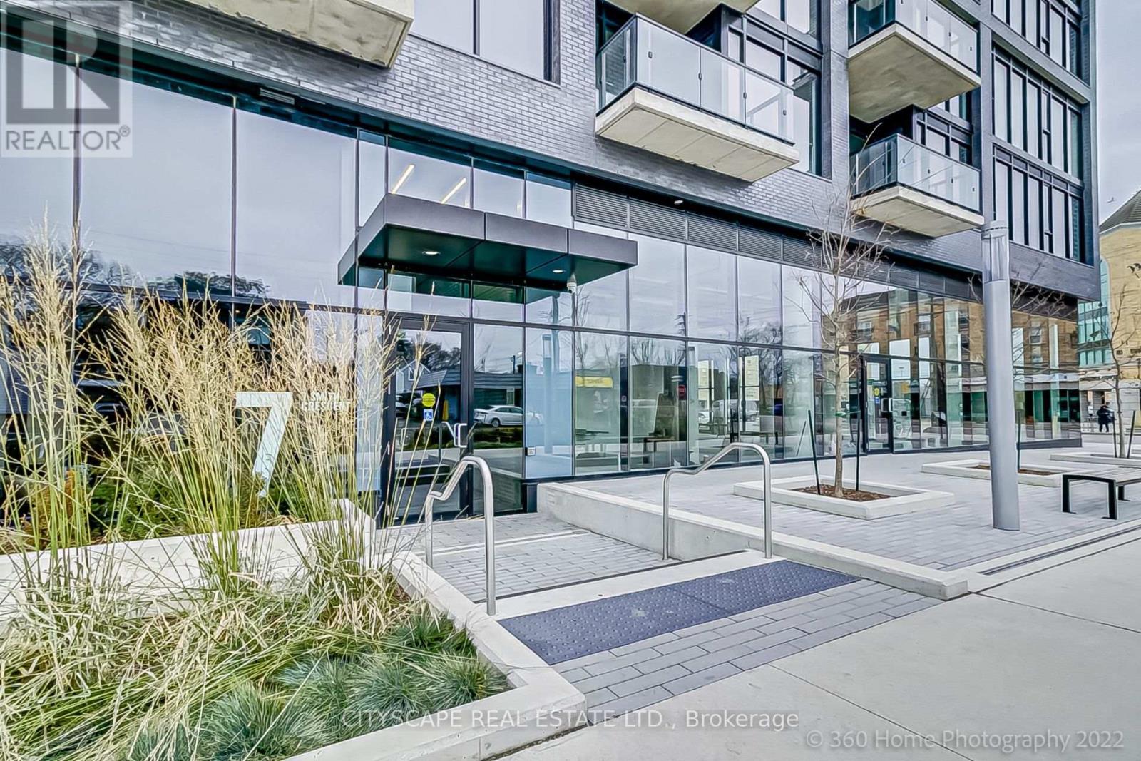 Ph 810 - 7 Smith Crescent, Toronto, Ontario  M8Z 1N5 - Photo 1 - W12369816