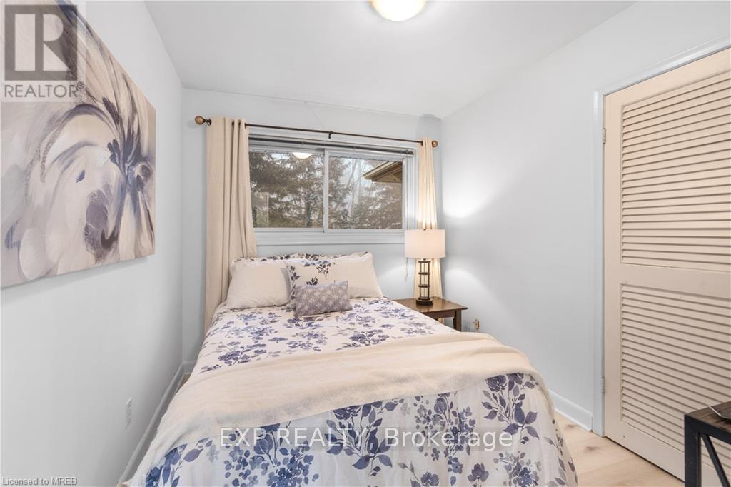 376 Philip Place, Hamilton (Ancaster), Ontario  L9G 3G8 - Photo 23 - X12370179