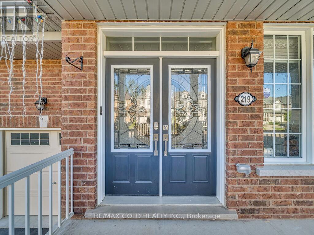 Property at 219 DOLMAN STREET image 4