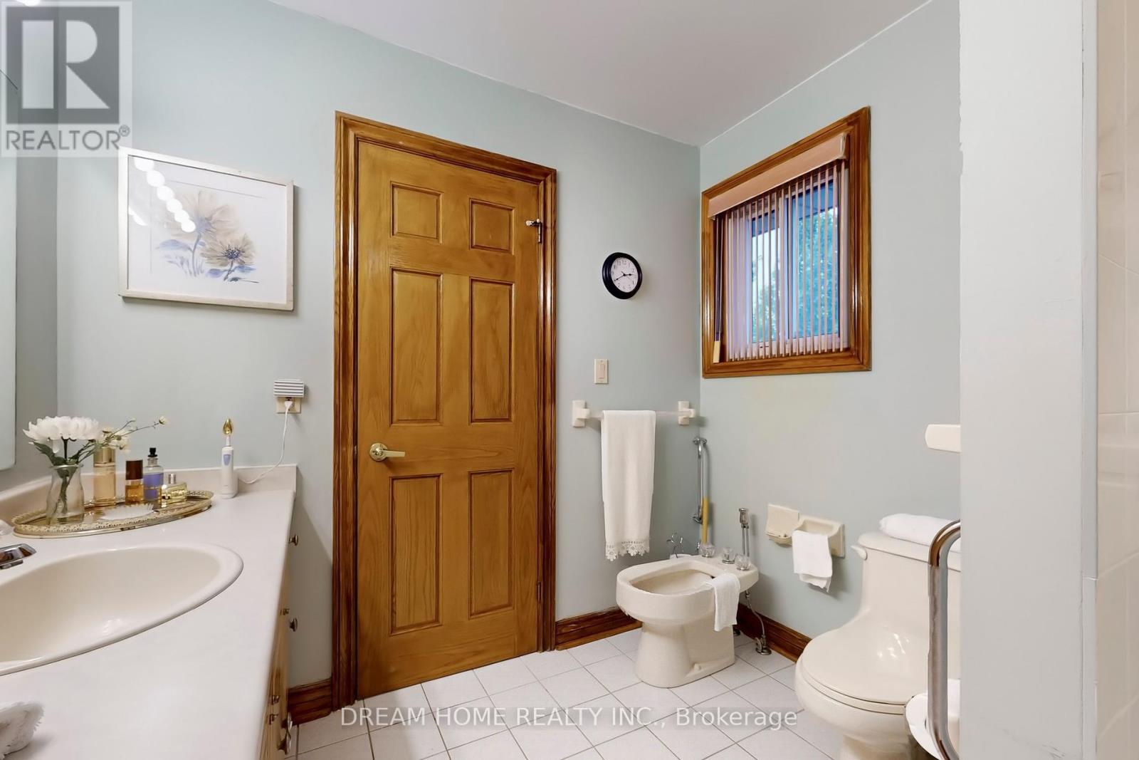 7737 Mount Carmel Boulevard, Niagara Falls, Ontario  L2H 2Y3 - Photo 21 - X12370246