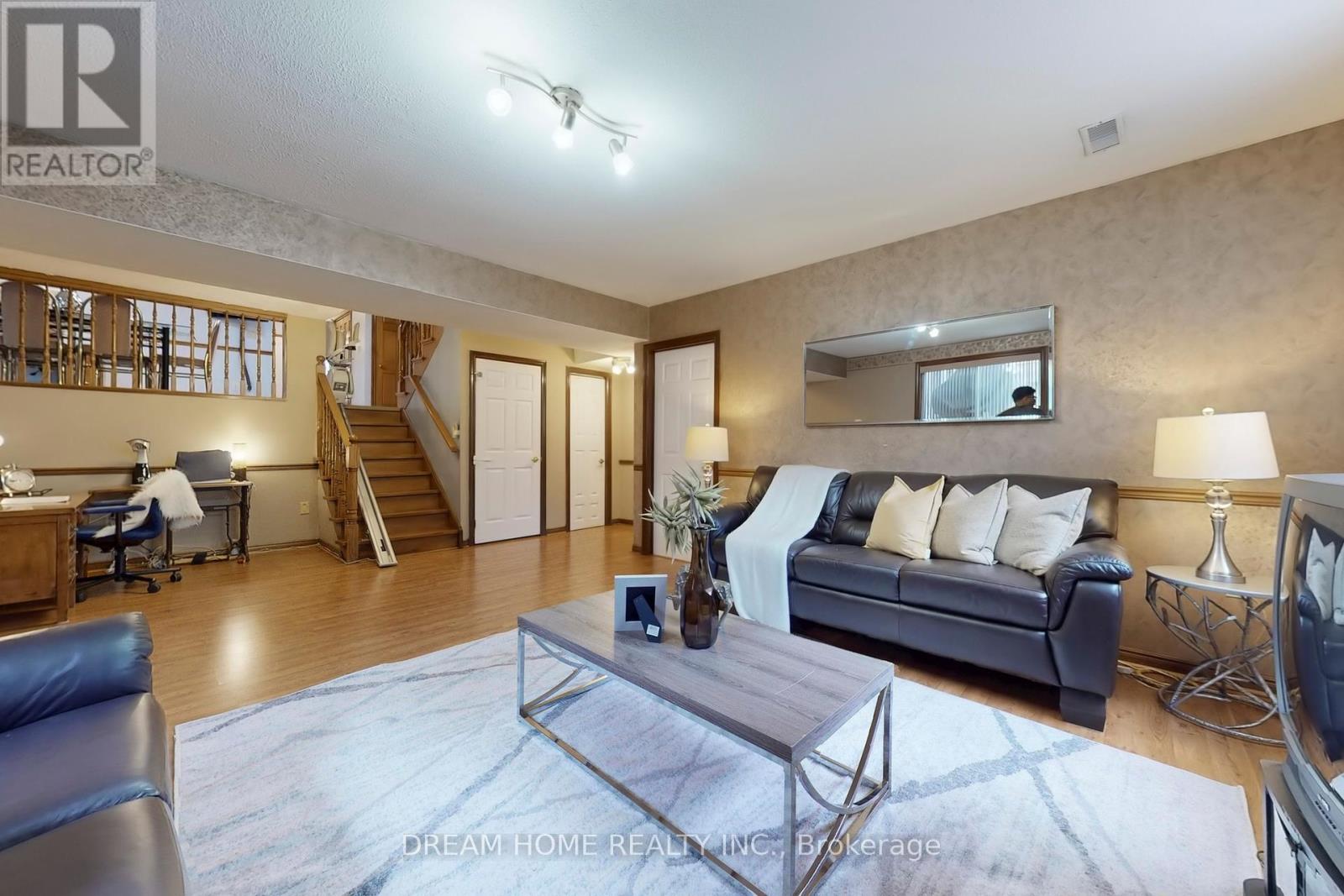 7737 Mount Carmel Boulevard, Niagara Falls, Ontario  L2H 2Y3 - Photo 26 - X12370246
