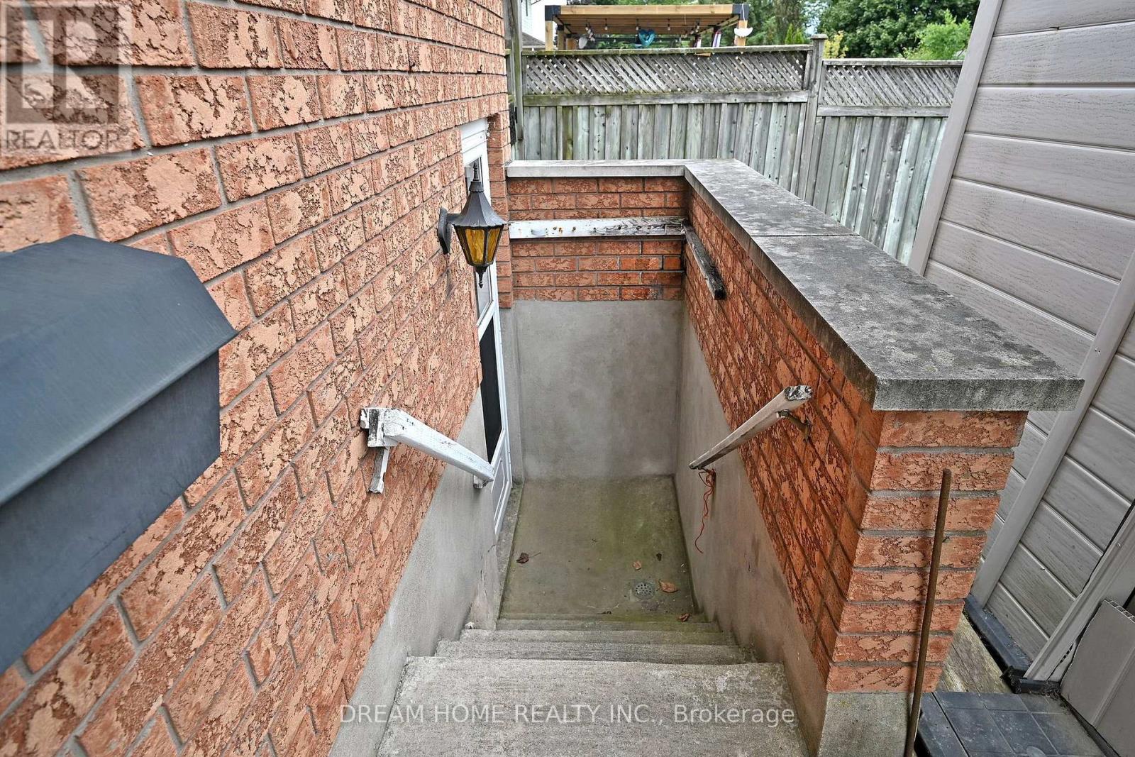 7737 Mount Carmel Boulevard, Niagara Falls, Ontario  L2H 2Y3 - Photo 35 - X12370246